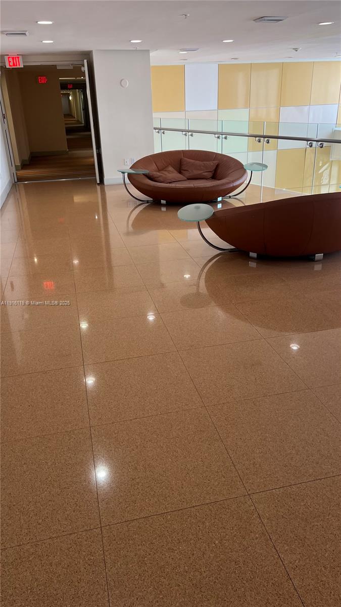 VENTURE AT AVENTURA WEST - Residential