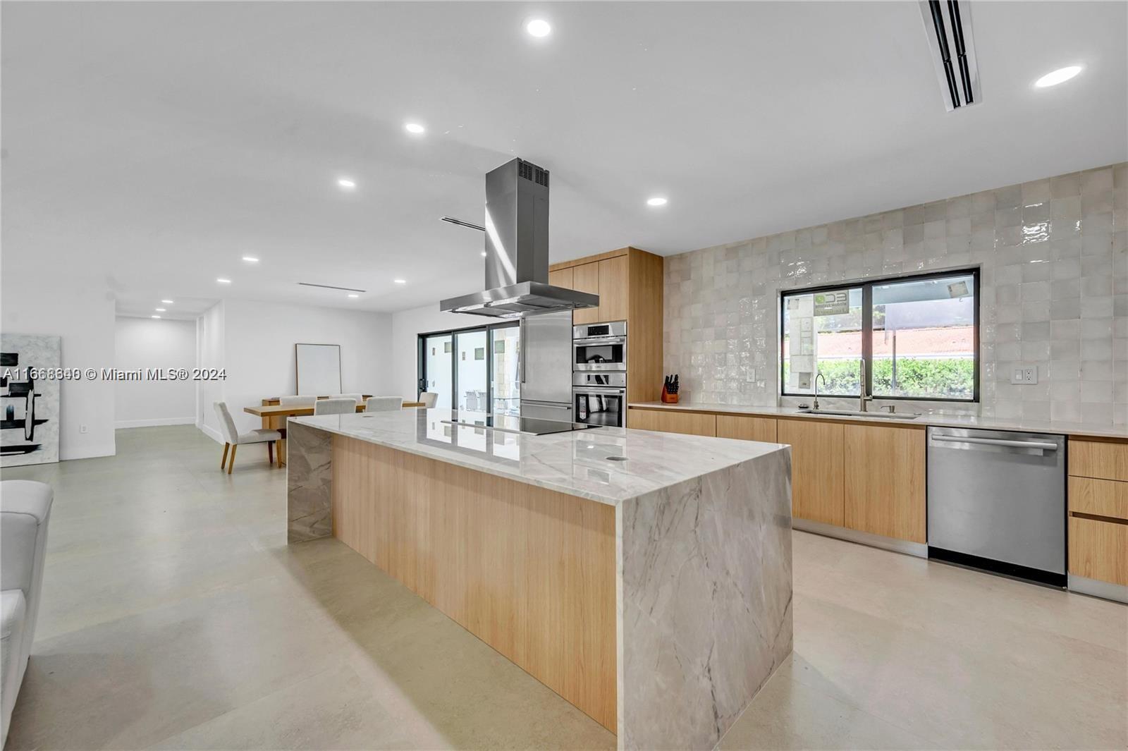 CUTLER BAY ESTATES - Residential Lease