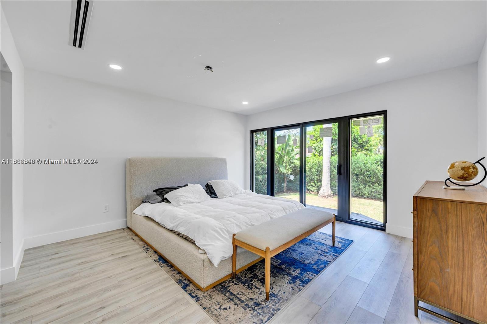 CUTLER BAY ESTATES - Residential Lease