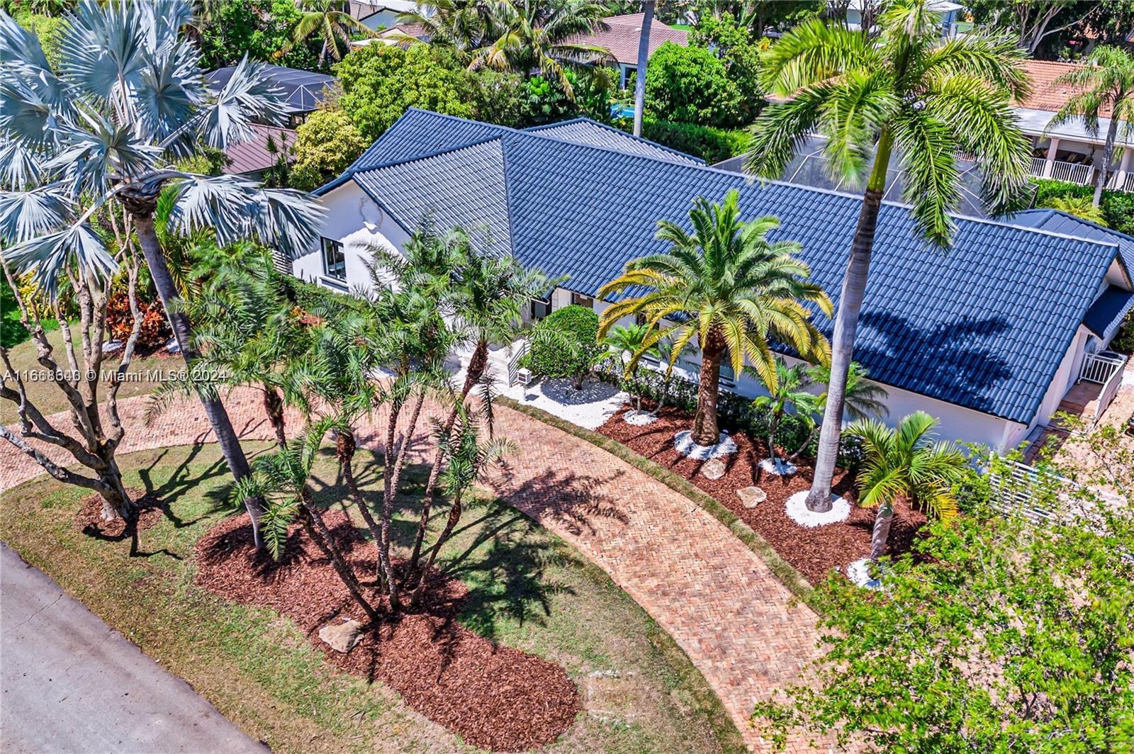 CUTLER BAY ESTATES - Residential Lease