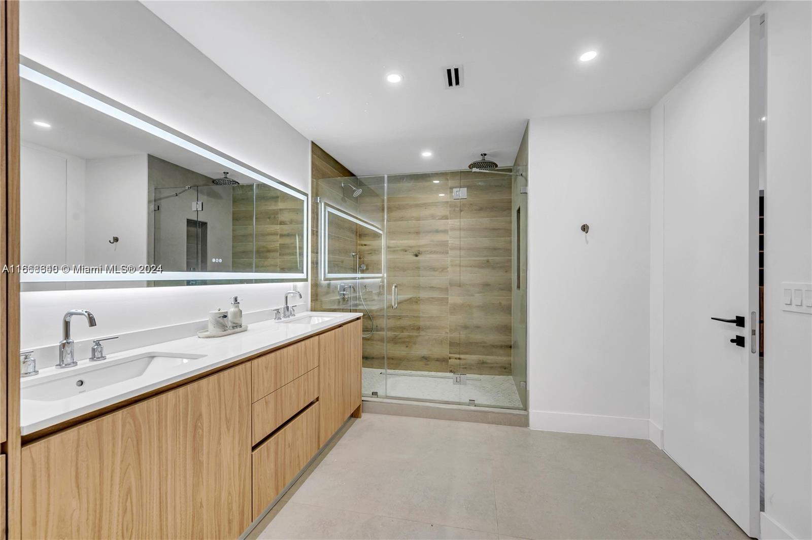 CUTLER BAY ESTATES - Residential Lease