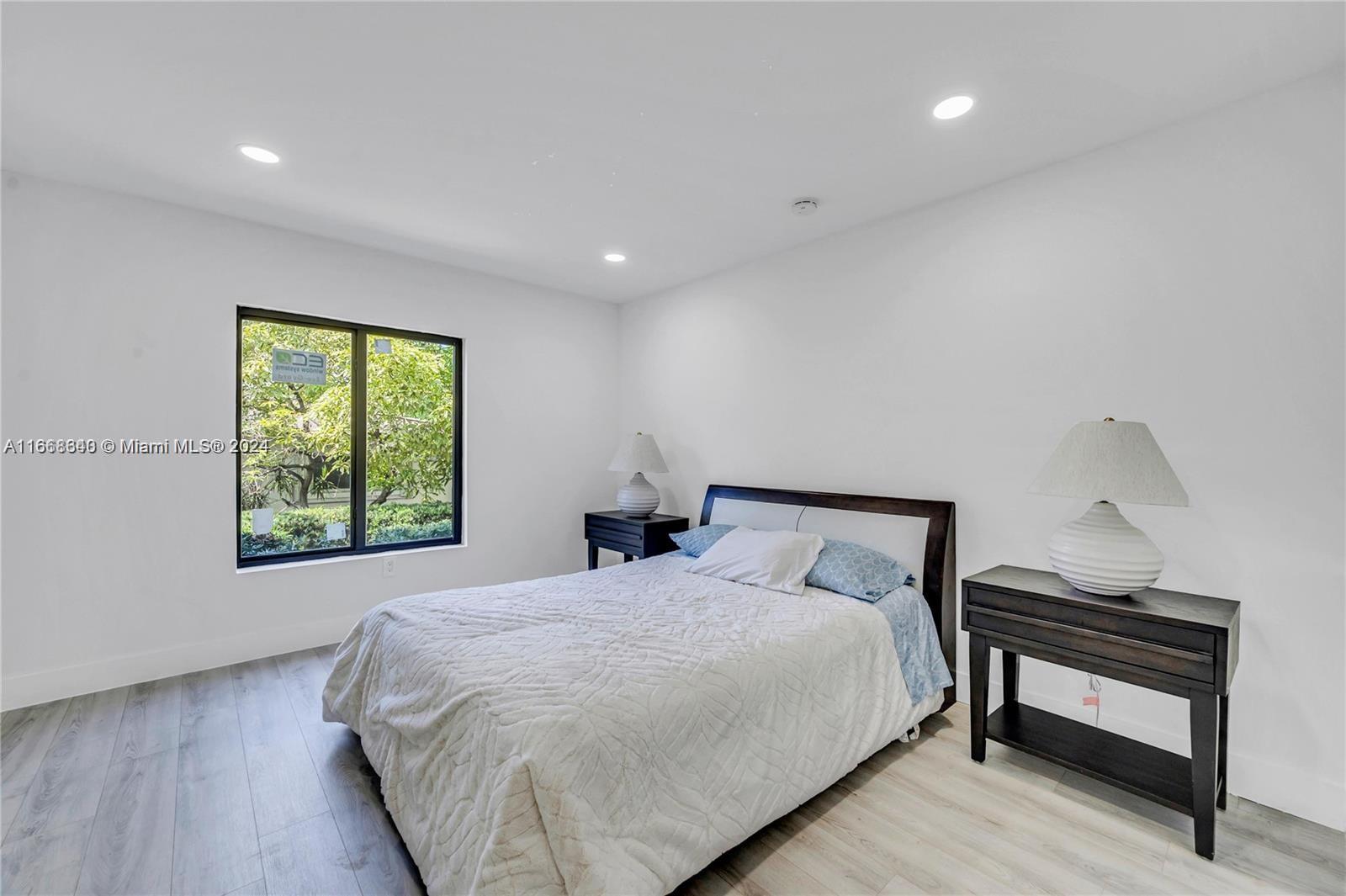 CUTLER BAY ESTATES - Residential Lease