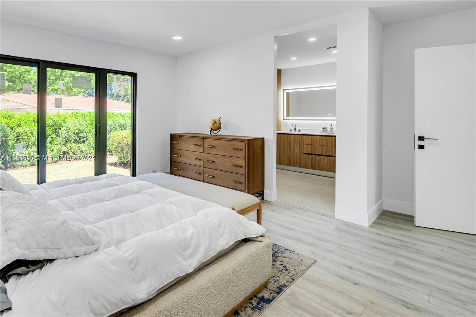 CUTLER BAY ESTATES - Residential Lease