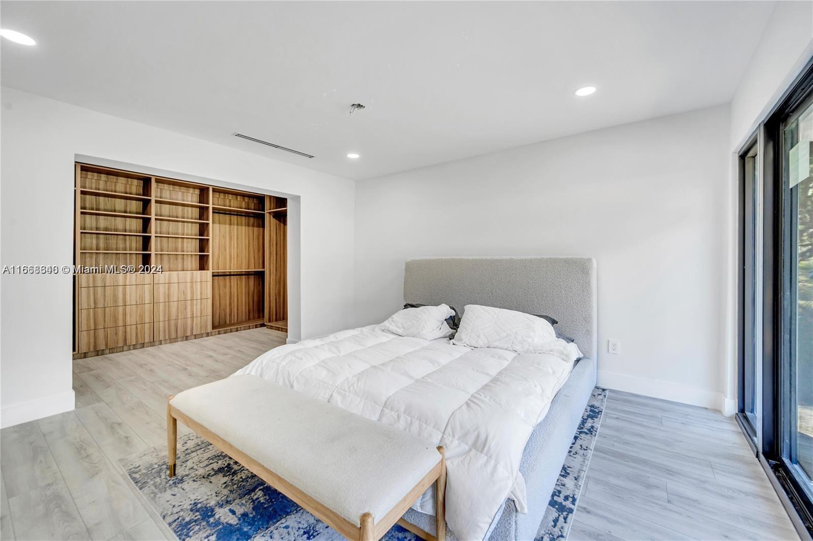 CUTLER BAY ESTATES - Residential Lease