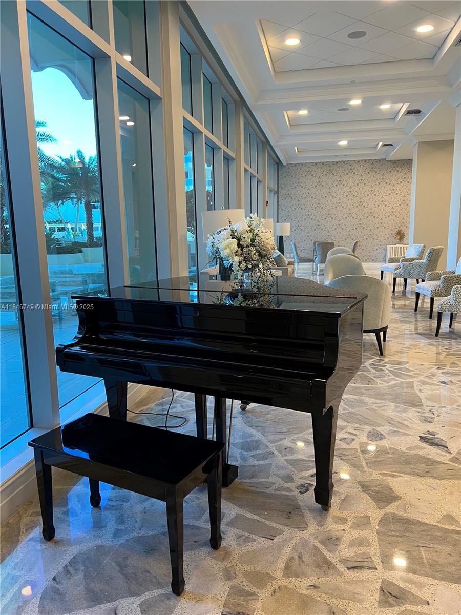 2501 S Ocean Drive. ***