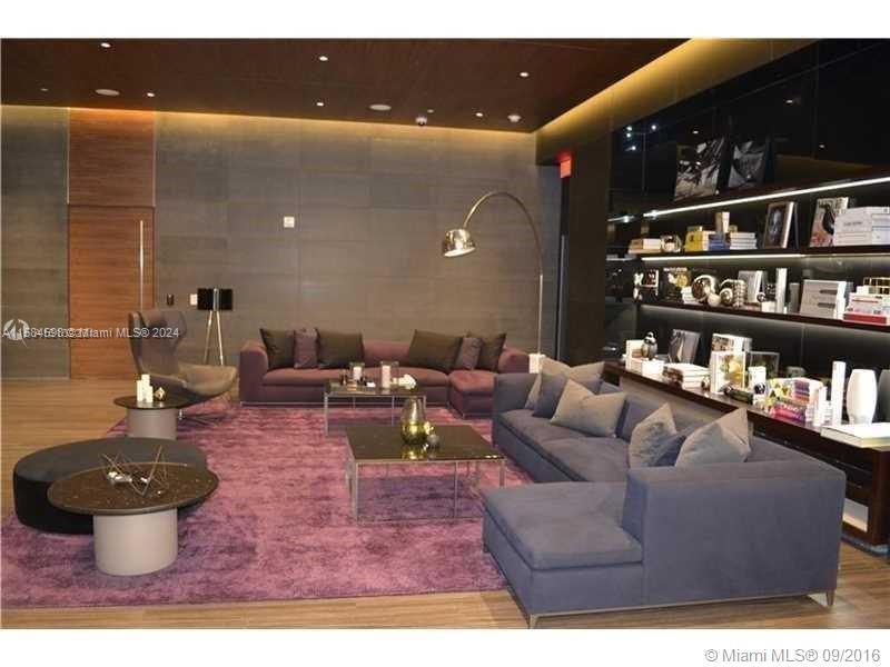 REACH CONDO - Residential