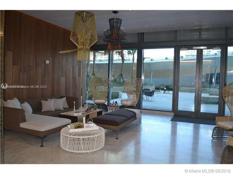 REACH CONDO - Residential