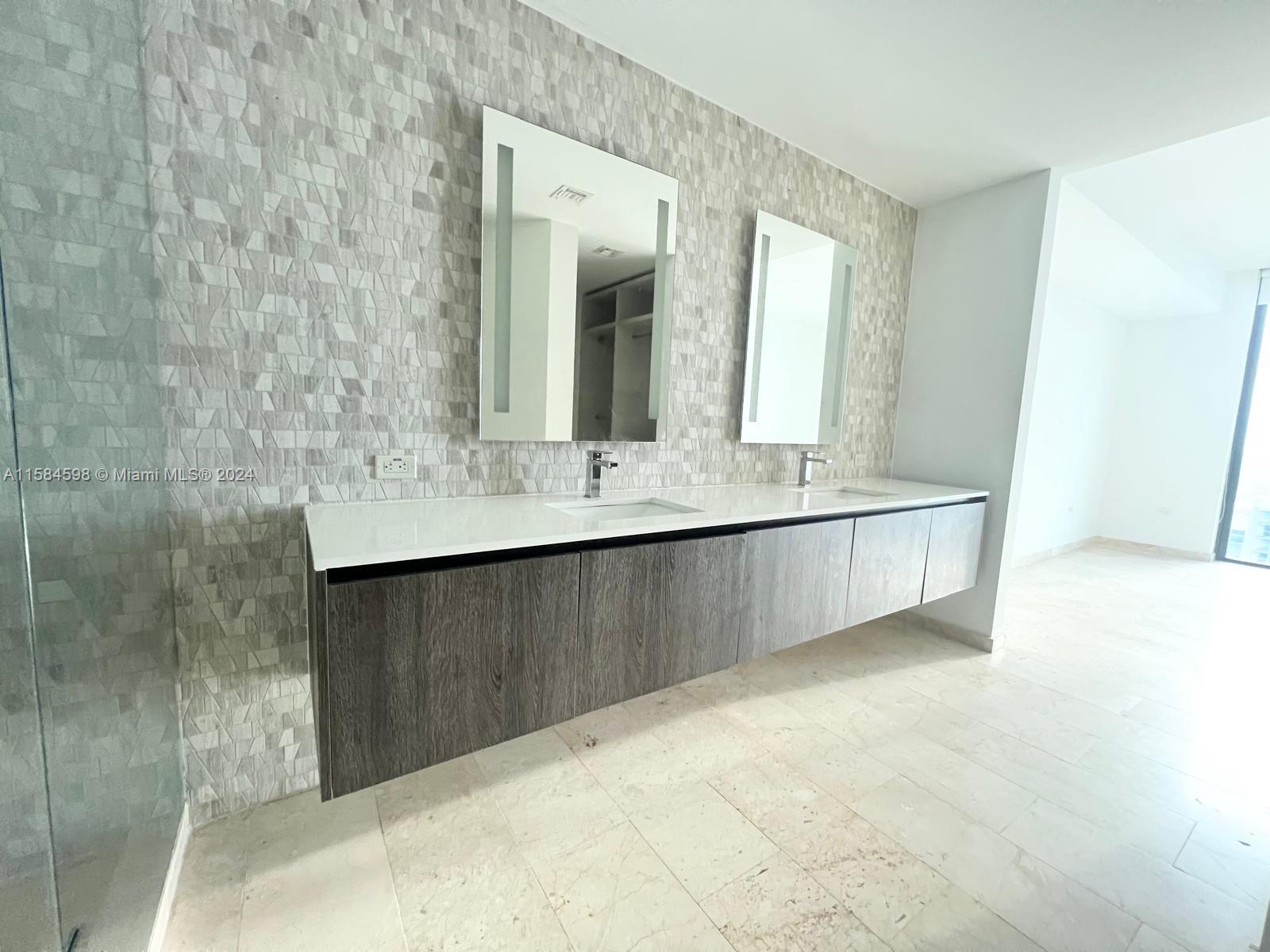 REACH CONDO - Residential