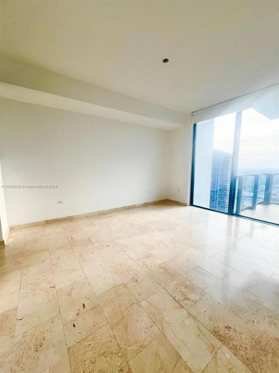 REACH CONDO - Residential