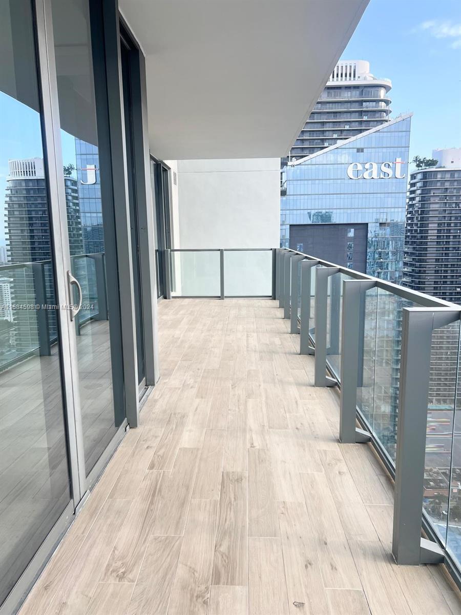 REACH CONDO - Residential