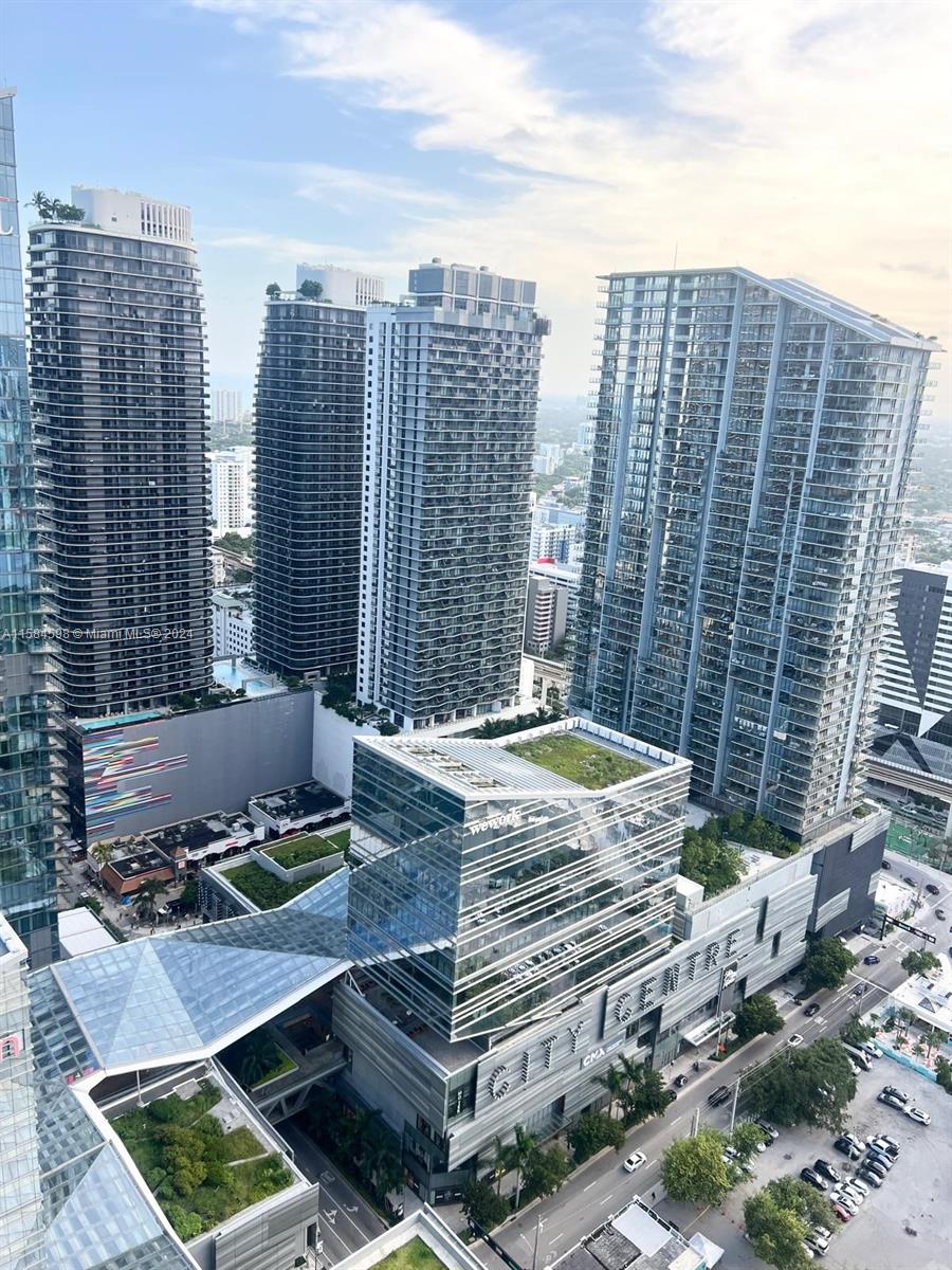 REACH CONDO - Residential