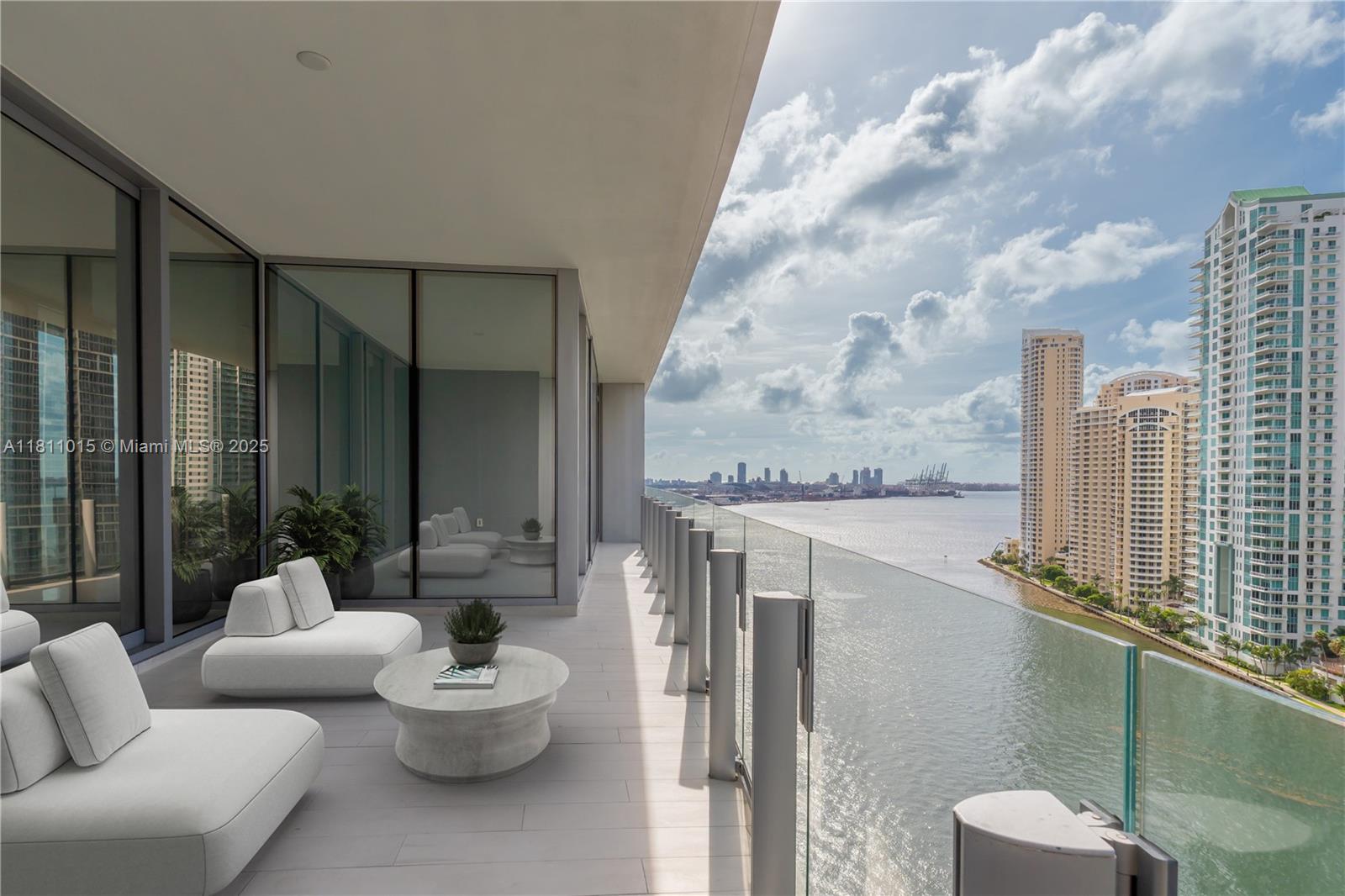 Property for Sale at 300 Biscayne Boulevard Way 1704, Miami, Broward County, Florida - Bedrooms: 4 
Bathrooms: 6  - $5,400,000