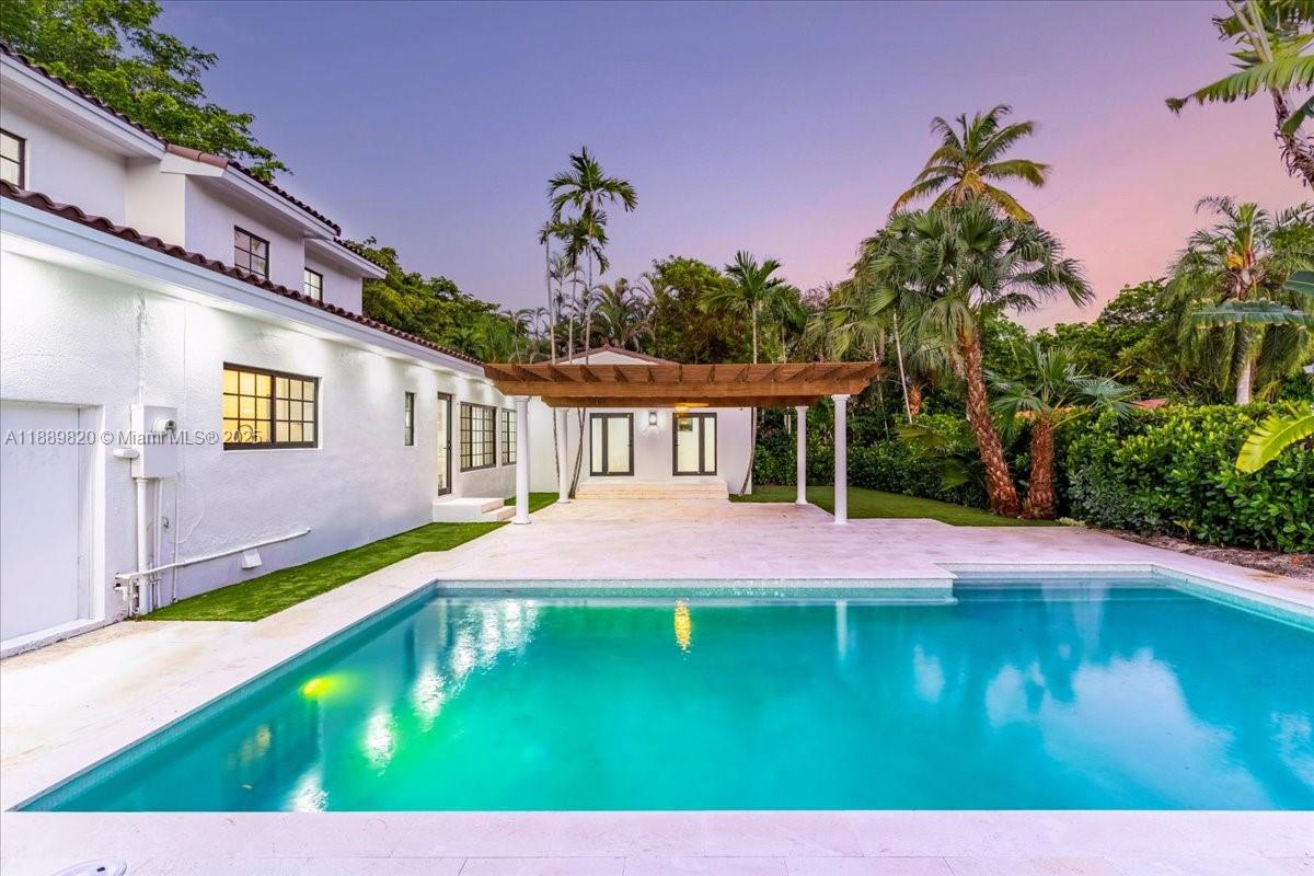 C GABLES RIVIERA SEC 5 - Residential