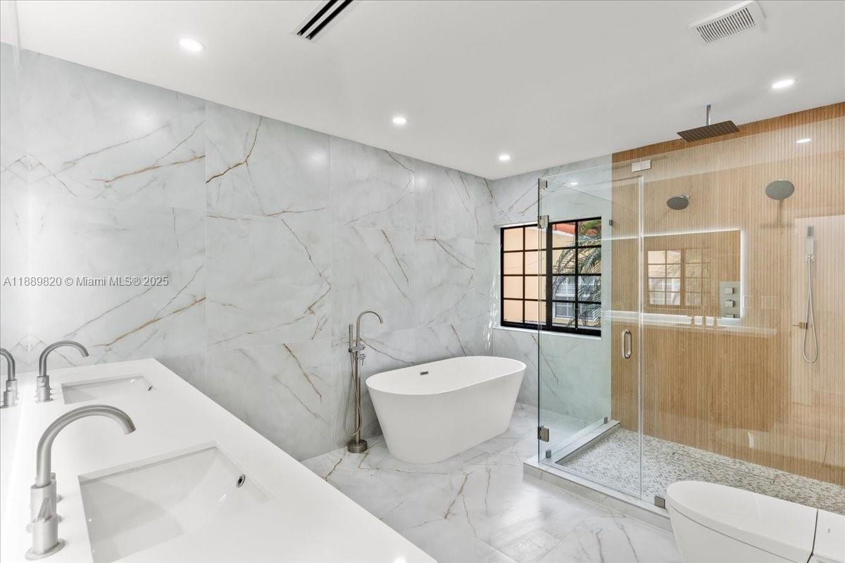 C GABLES RIVIERA SEC 5 - Residential