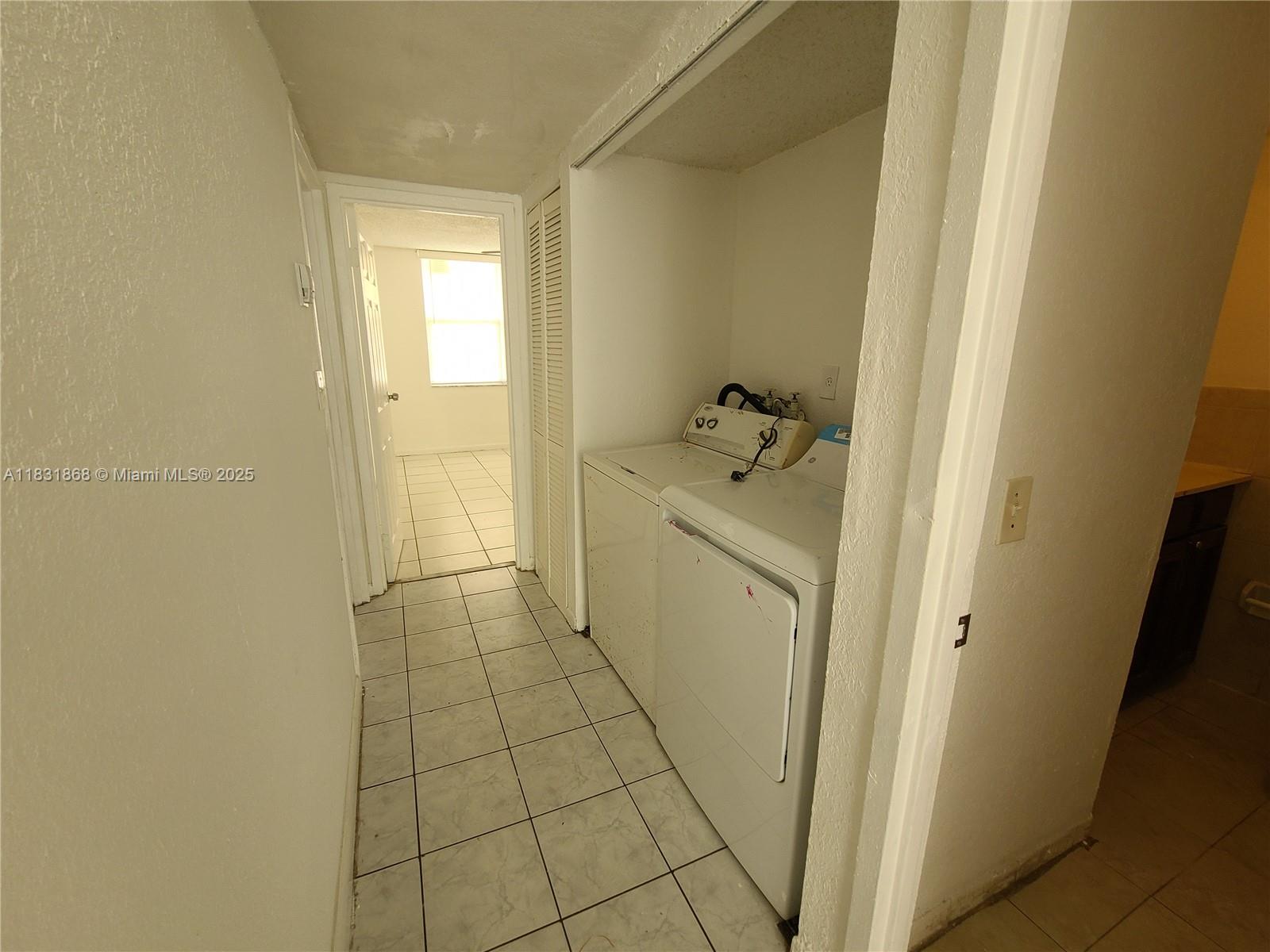 1750 NW 55th Ave 103, Lauderhill, FL, 33313/$145,000 3 1750 NW 55th Ave 103