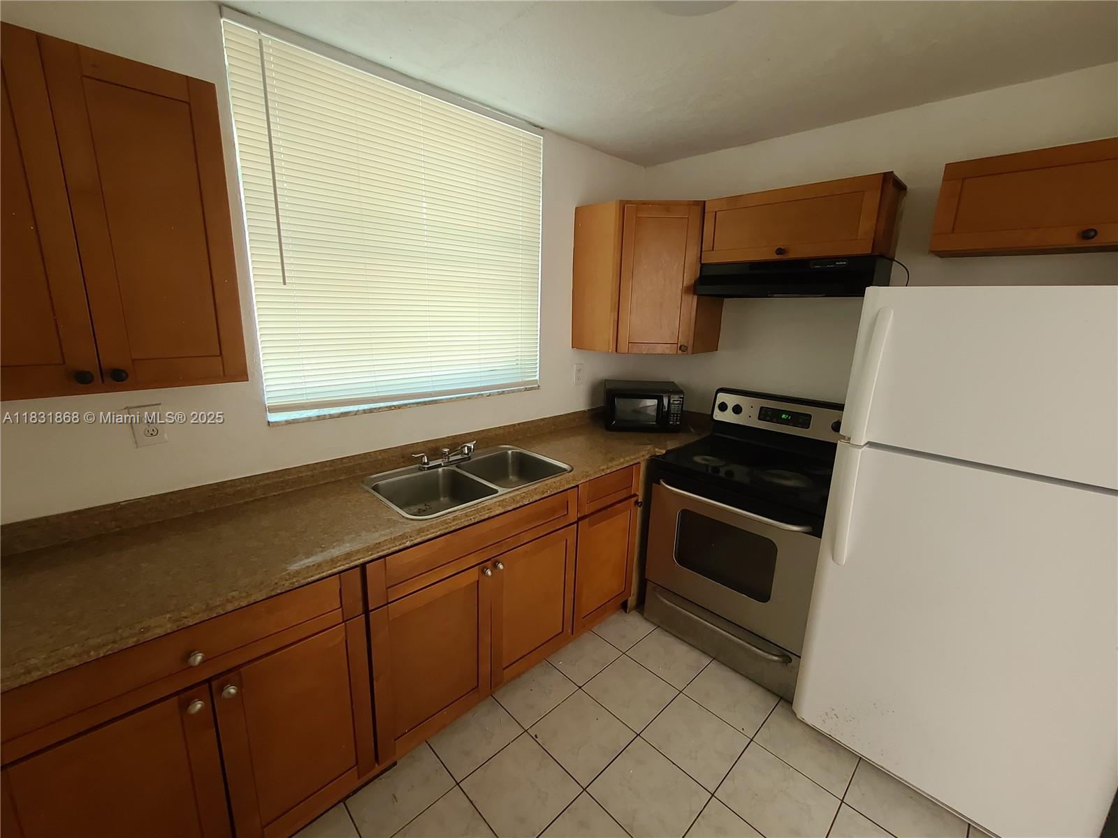 1750 NW 55th Ave 103, Lauderhill, FL, 33313/$145,000 4 1750 NW 55th Ave 103