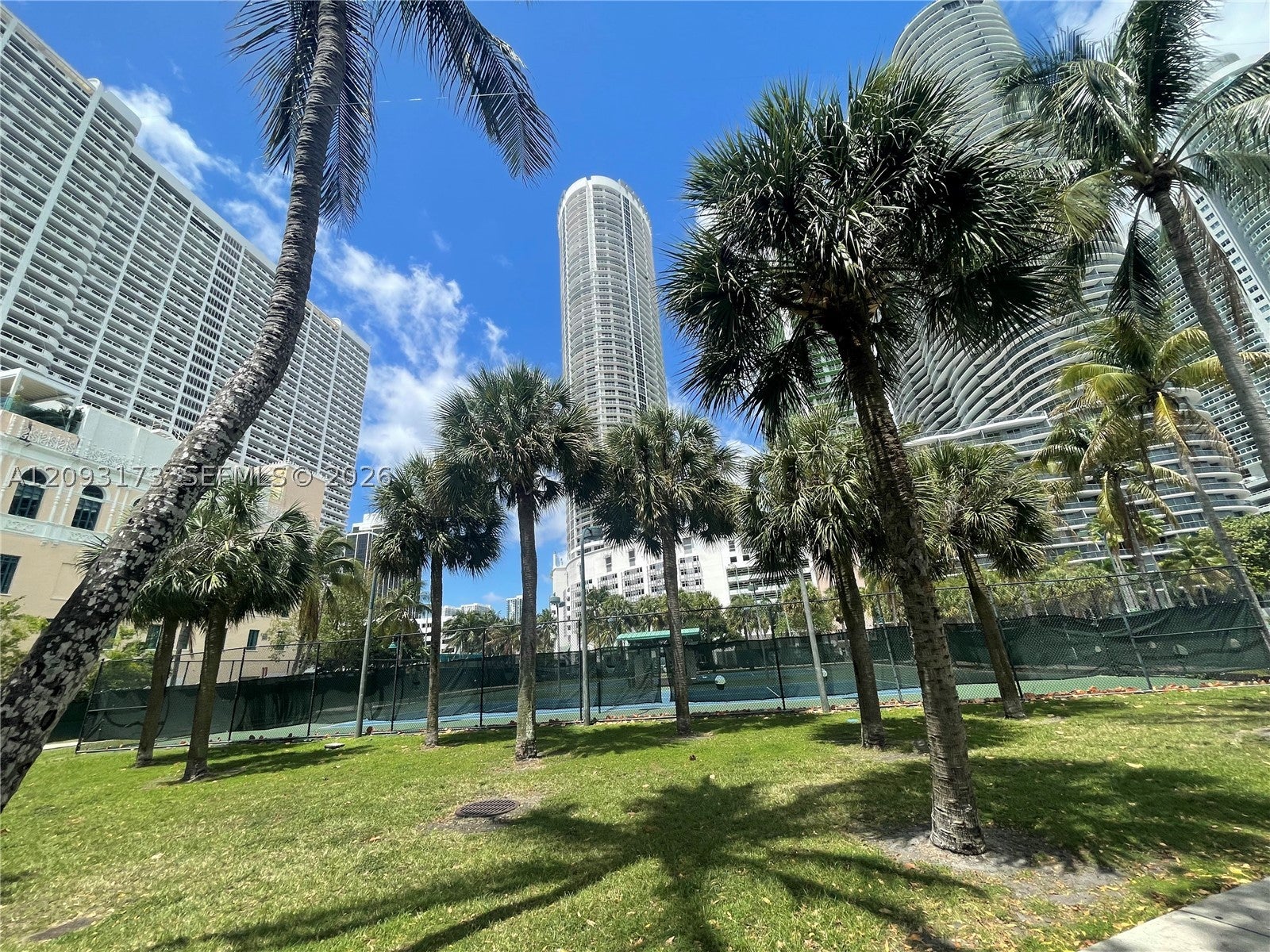 View photos, virtual tours, details... 1750 N Bayshore Dr 2810