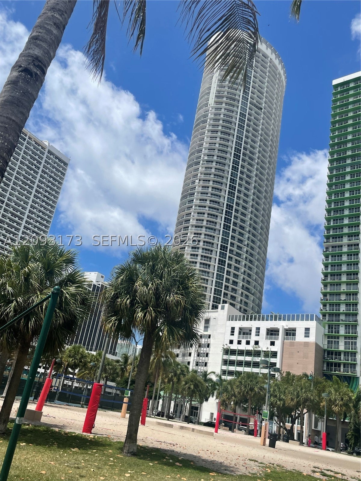 View photos, virtual tours, details... 1750 N Bayshore Dr 2810