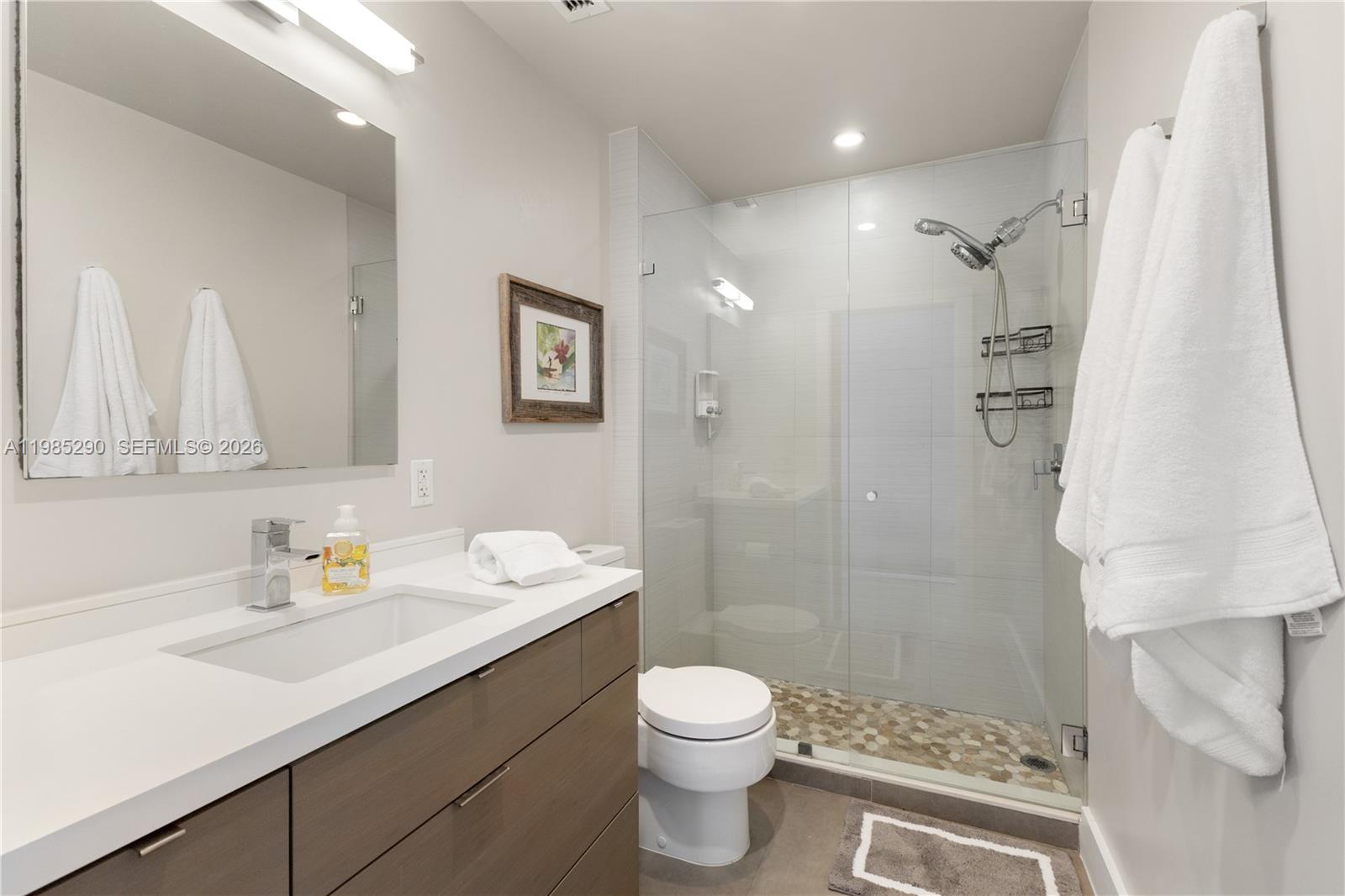 THE EXECUTIVE CONDO - Residential Lease