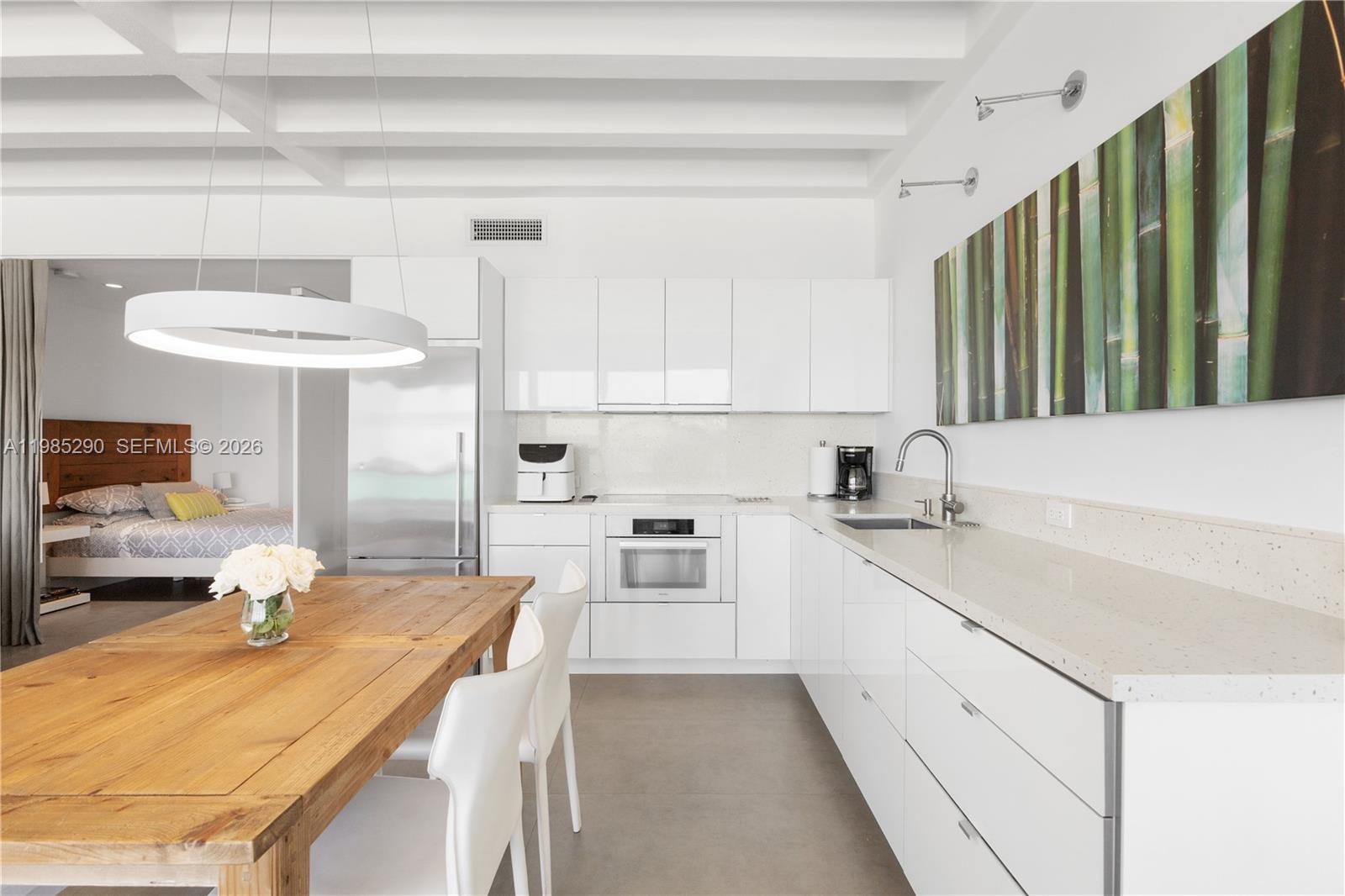 THE EXECUTIVE CONDO - Residential Lease