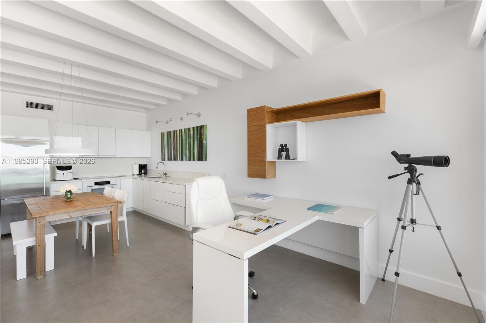 THE EXECUTIVE CONDO - Residential Lease