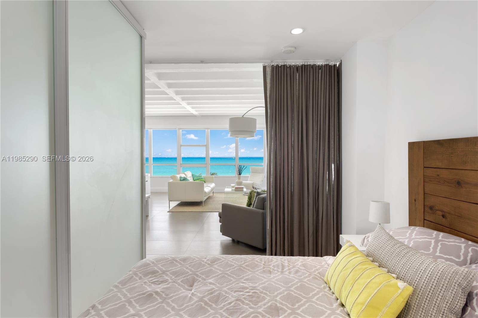 THE EXECUTIVE CONDO - Residential Lease