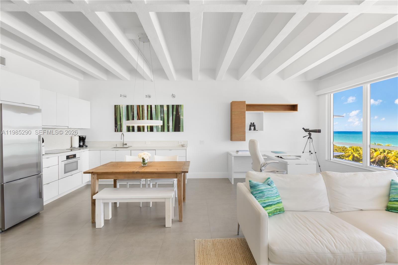 THE EXECUTIVE CONDO - Residential Lease