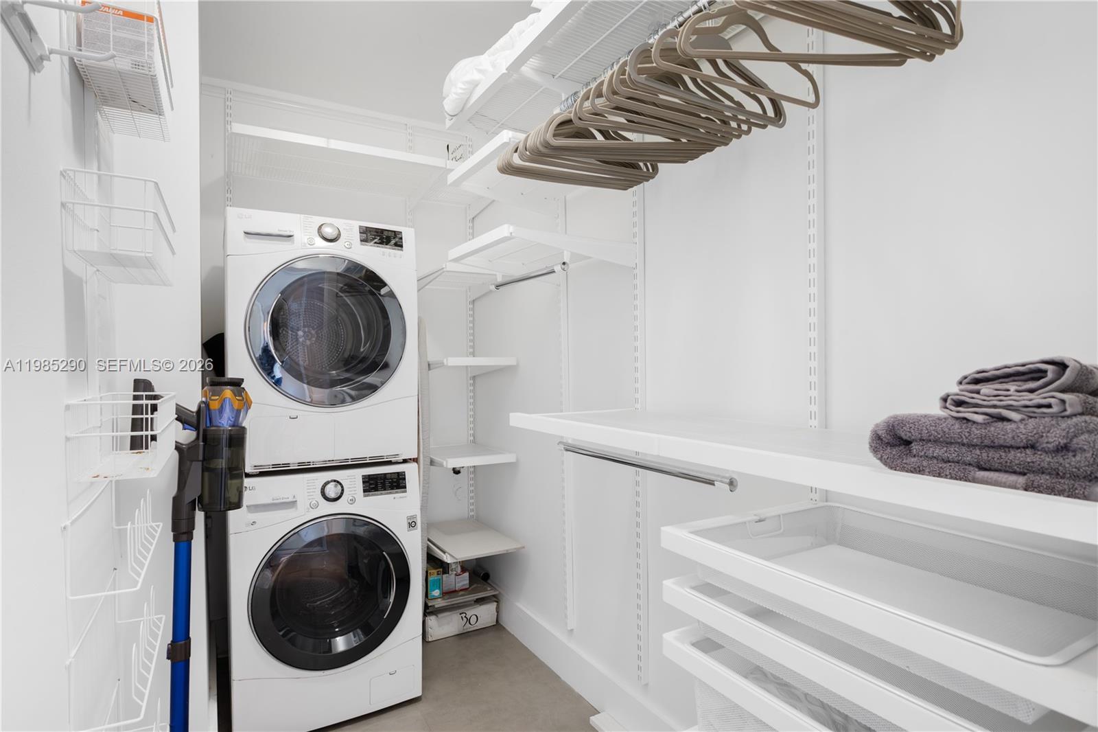 THE EXECUTIVE CONDO - Residential Lease