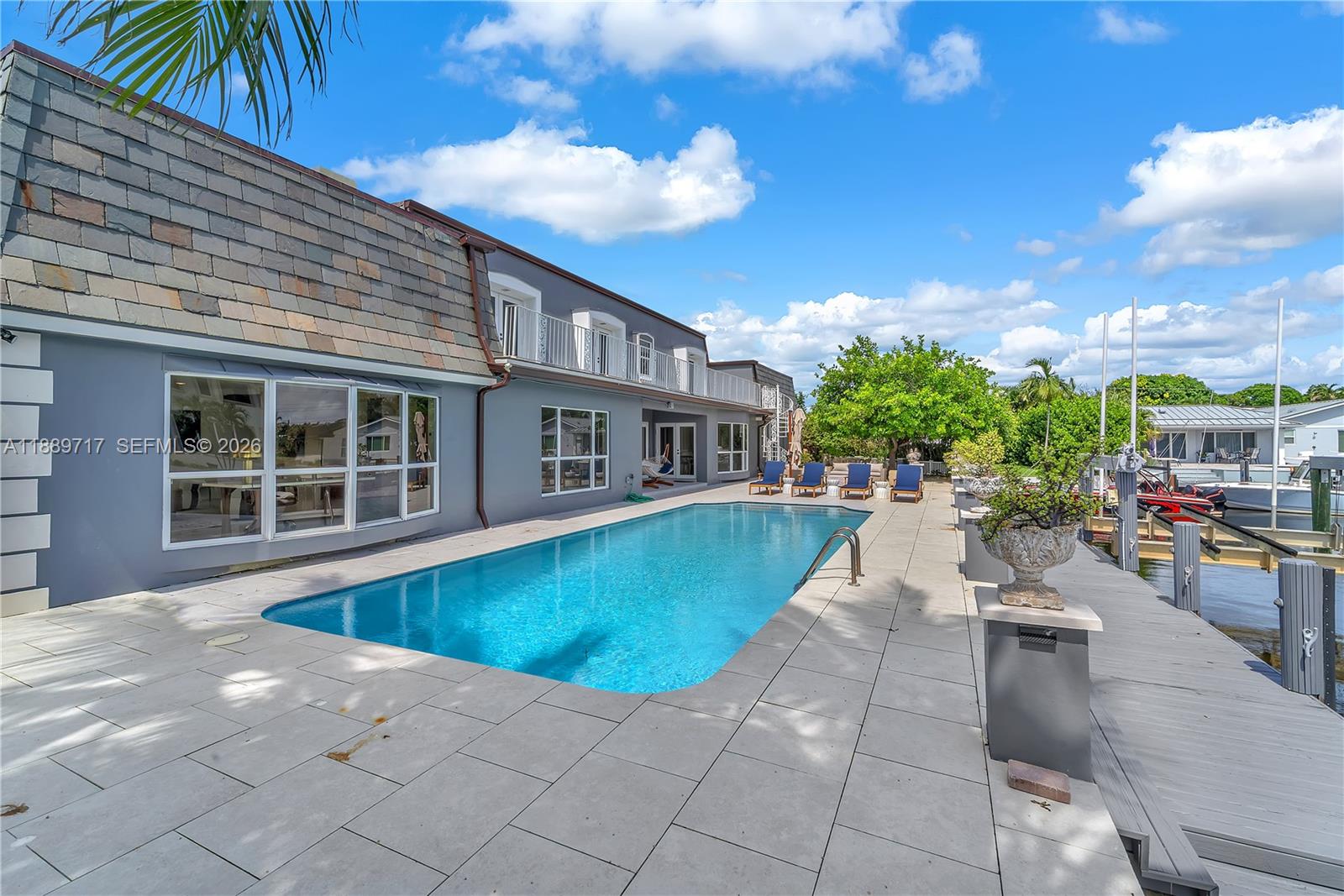 VENETIAN ISLES 3RD SEC - Residential