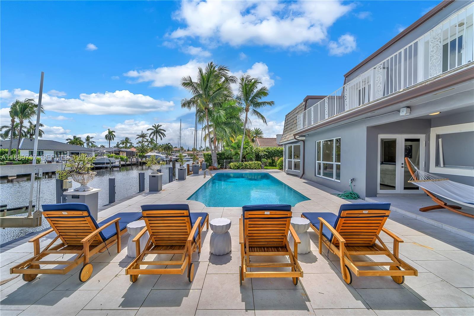 VENETIAN ISLES 3RD SEC - Residential