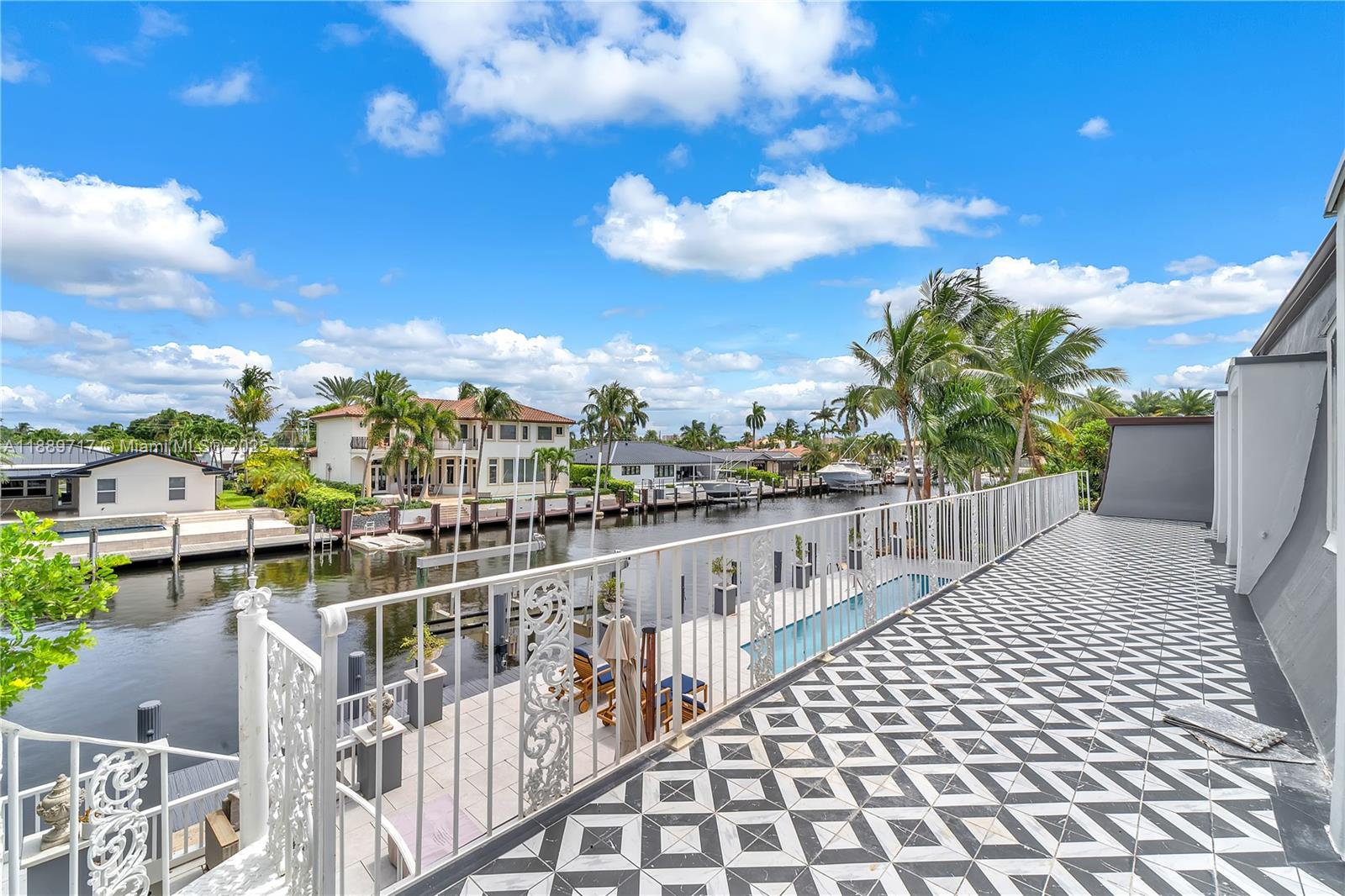 VENETIAN ISLES 3RD SEC - Residential