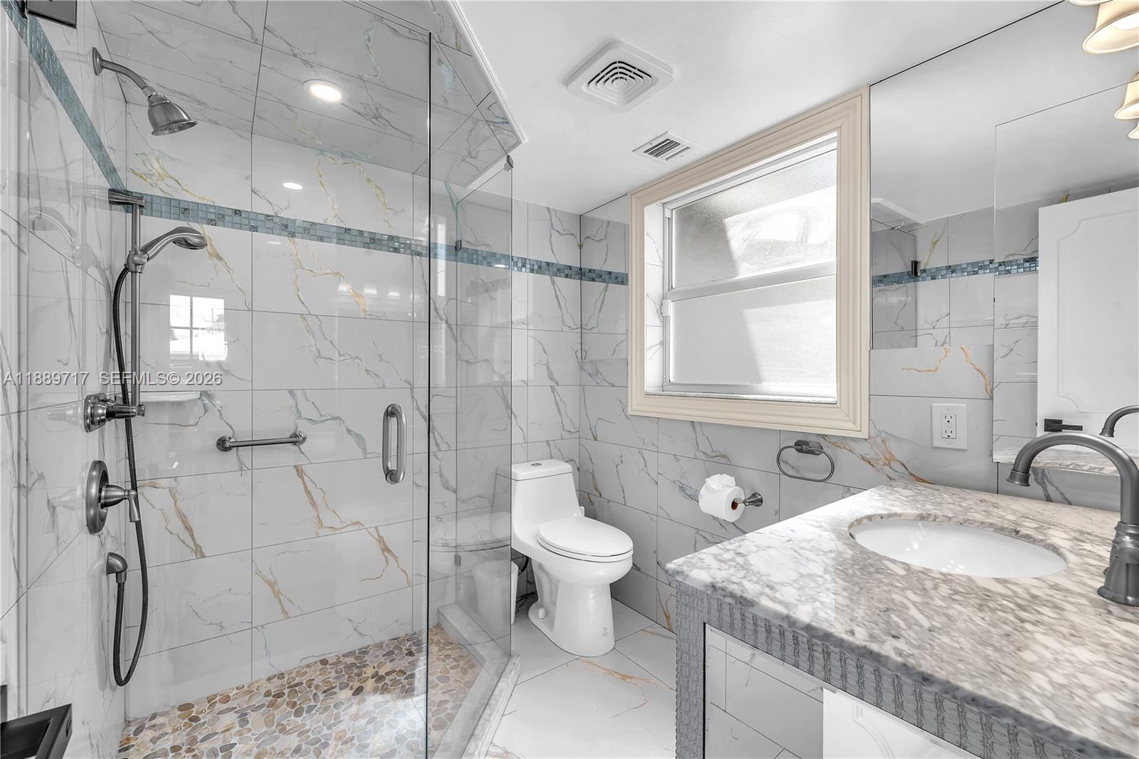 VENETIAN ISLES 3RD SEC - Residential