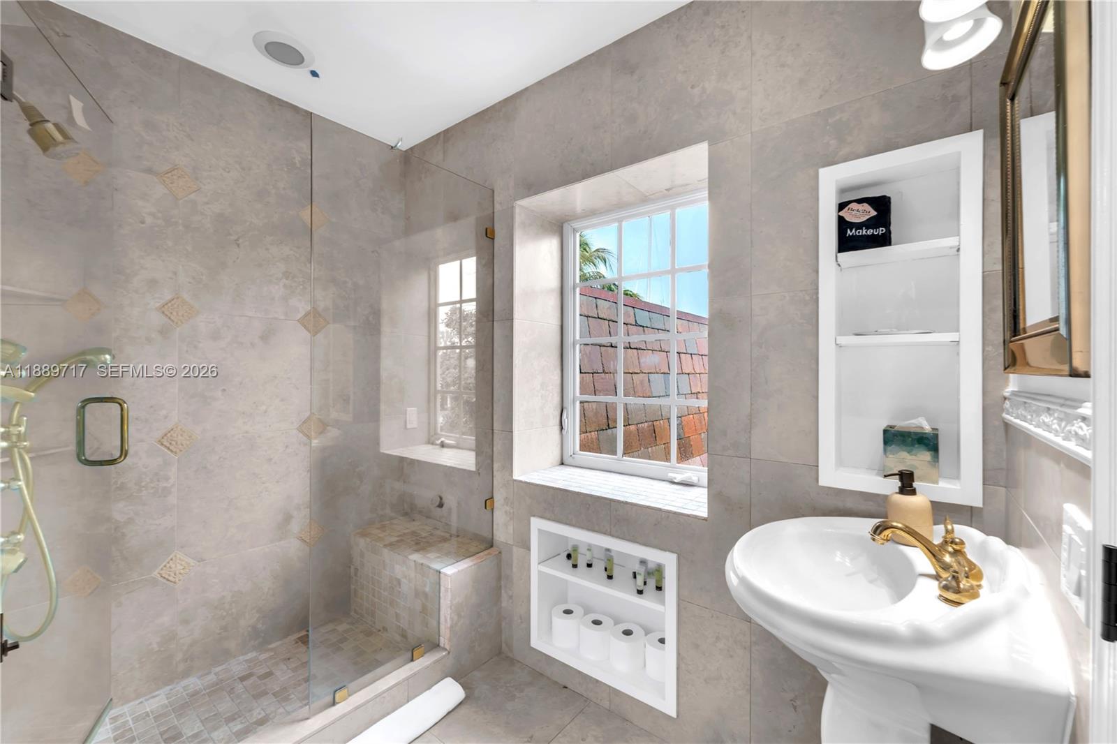 VENETIAN ISLES 3RD SEC - Residential