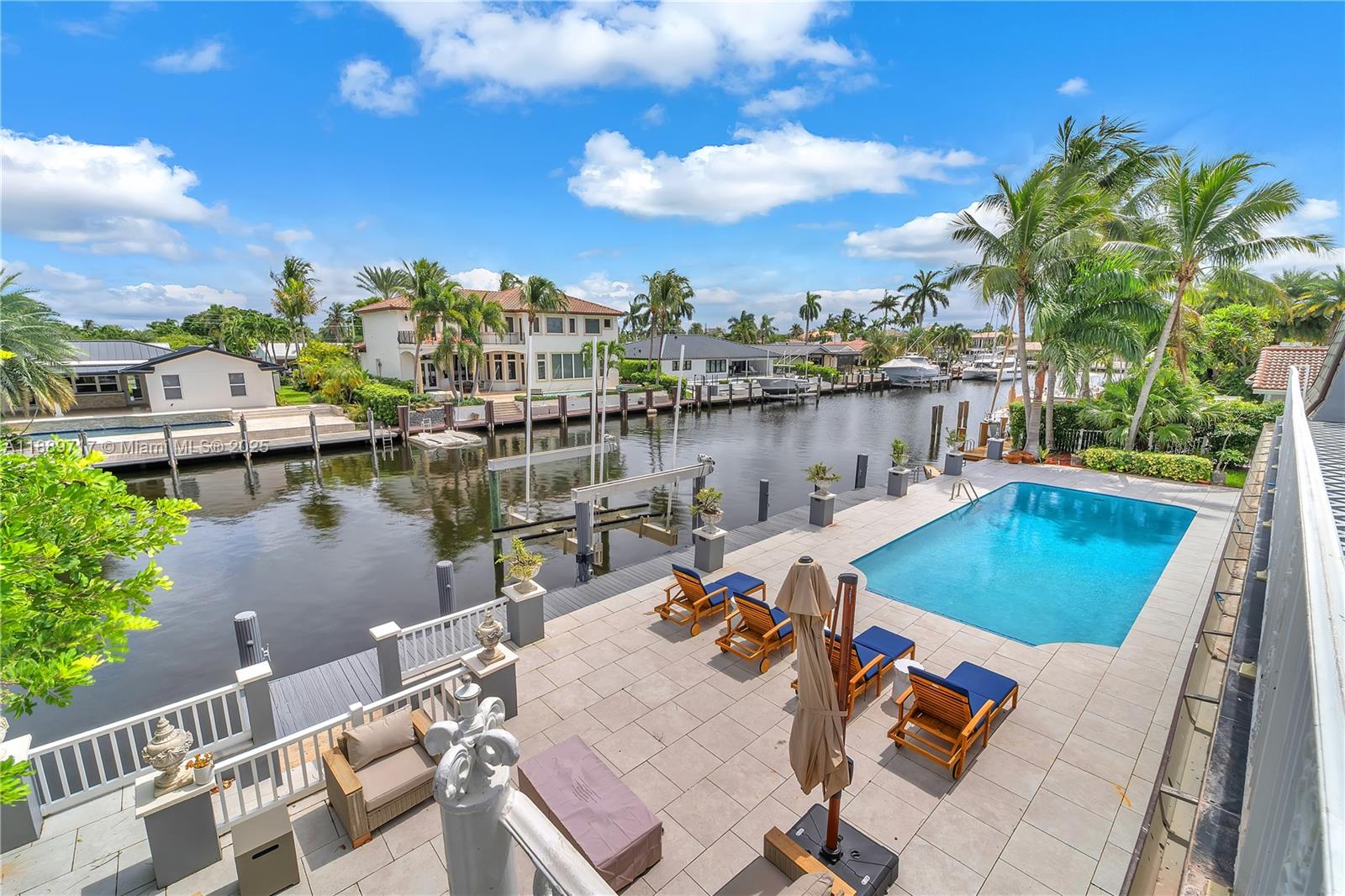 VENETIAN ISLES 3RD SEC - Residential