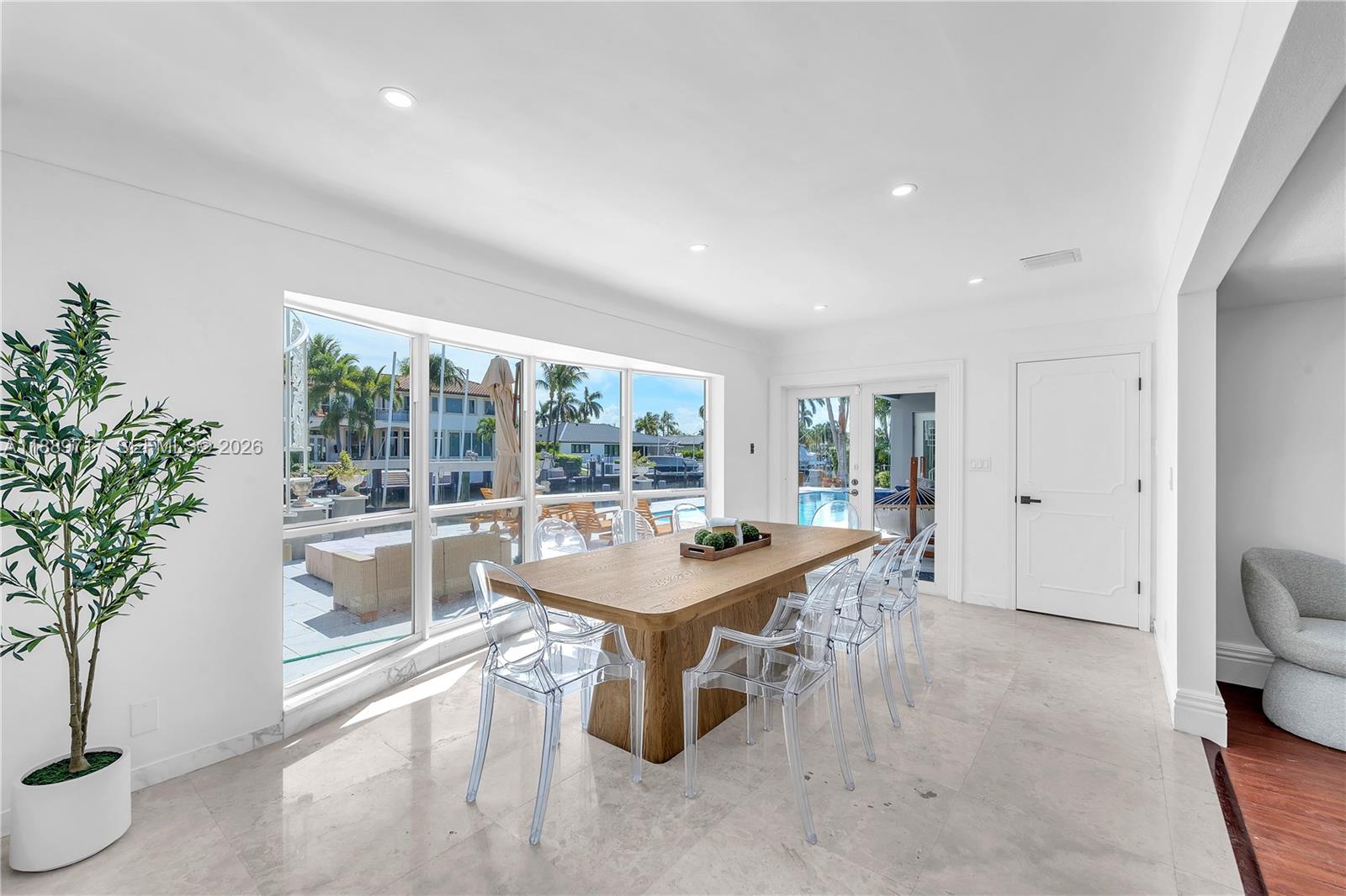 VENETIAN ISLES 3RD SEC - Residential