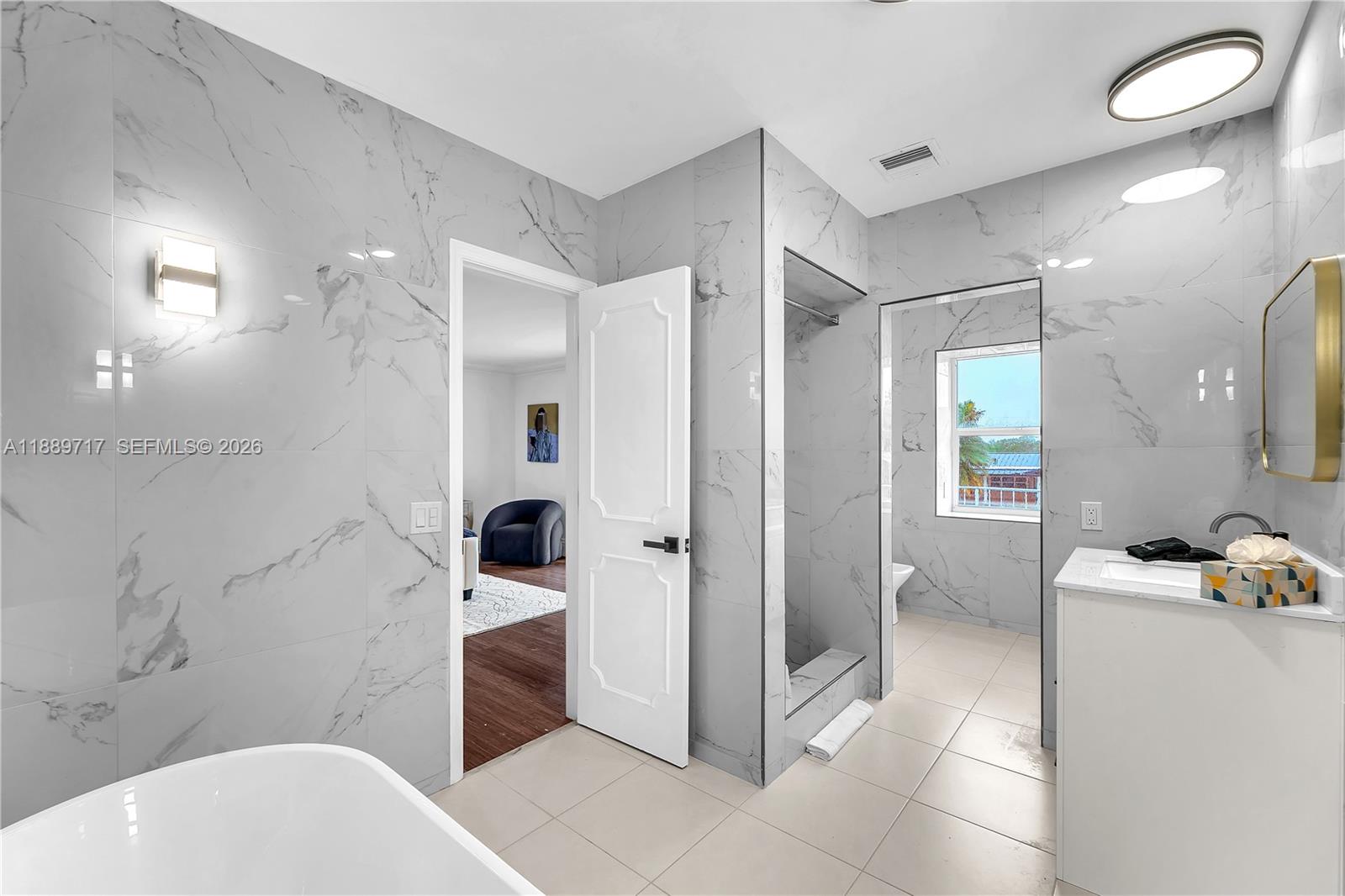 VENETIAN ISLES 3RD SEC - Residential