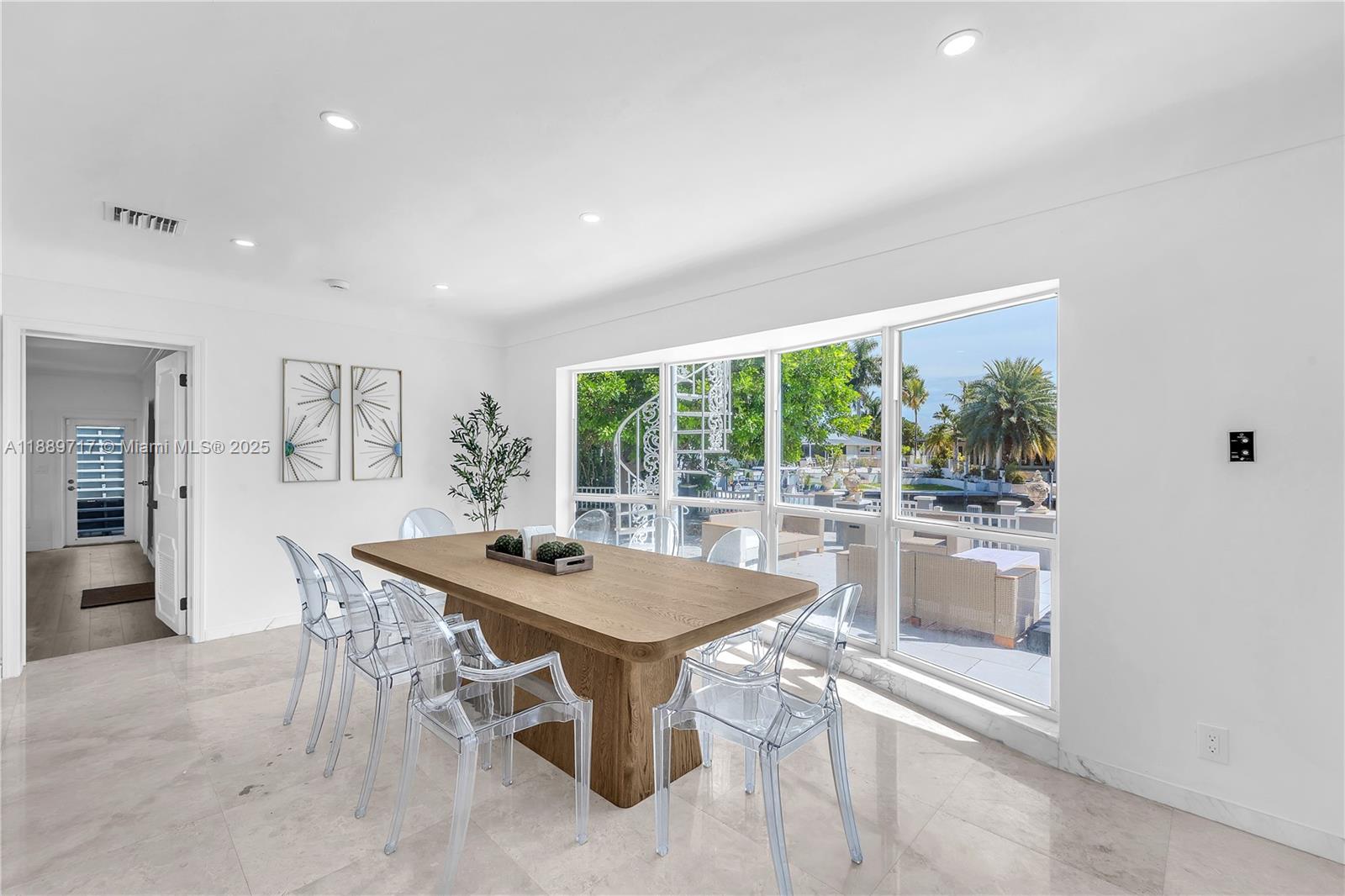 VENETIAN ISLES 3RD SEC - Residential