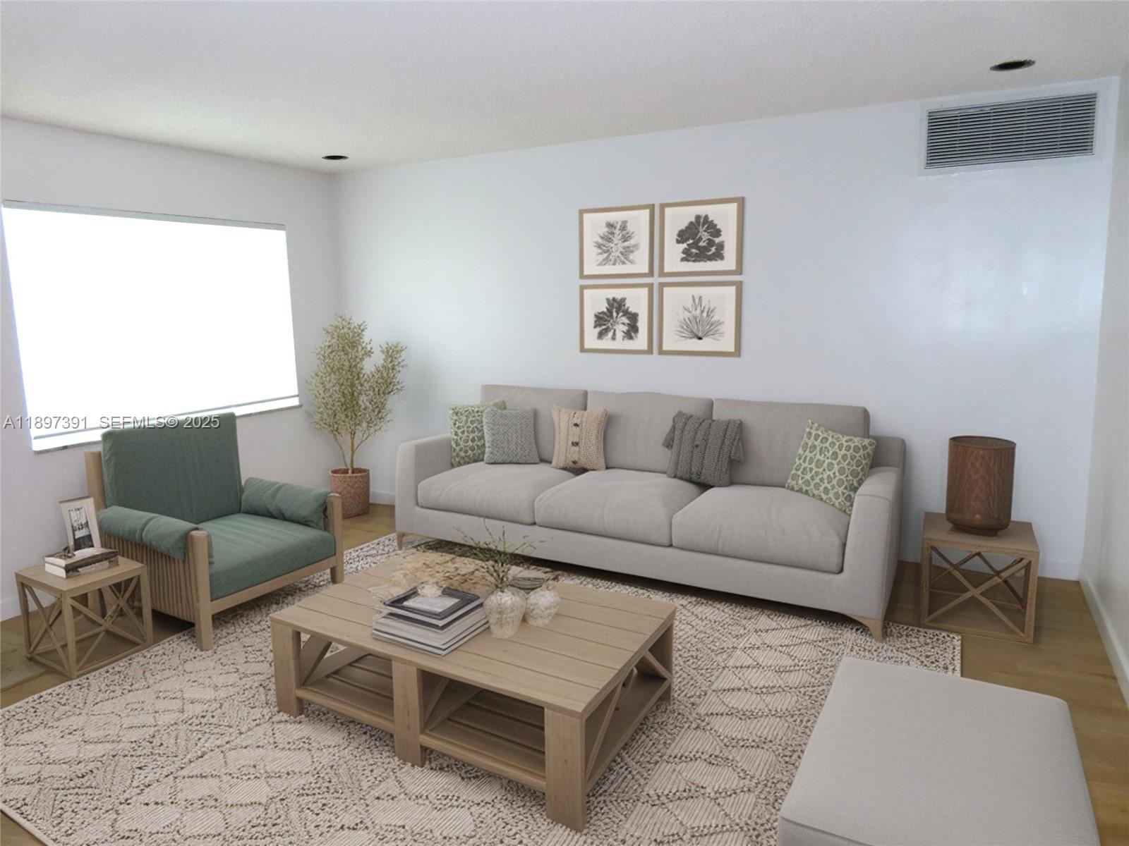 HOLLYWOOD HILLS - Residential