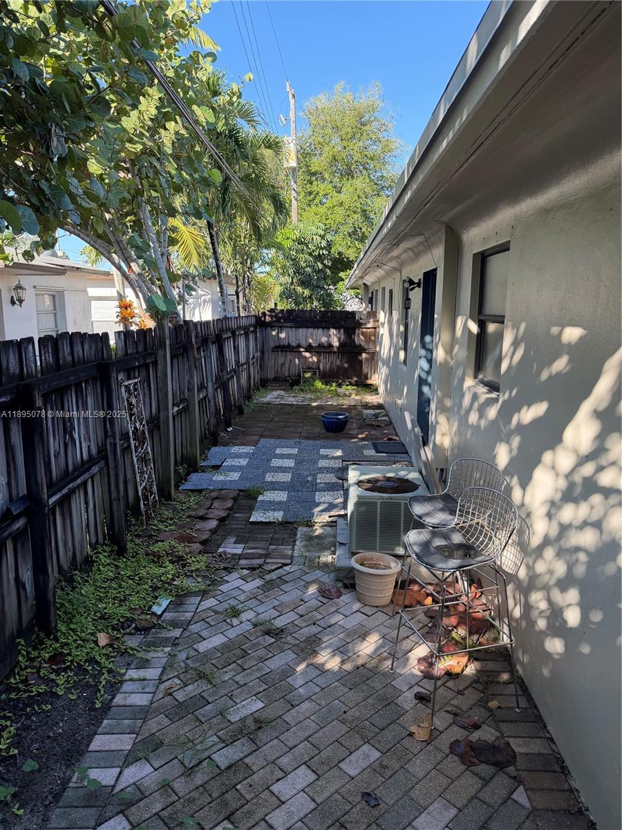 RIO VISTA ISLES - Residential Lease