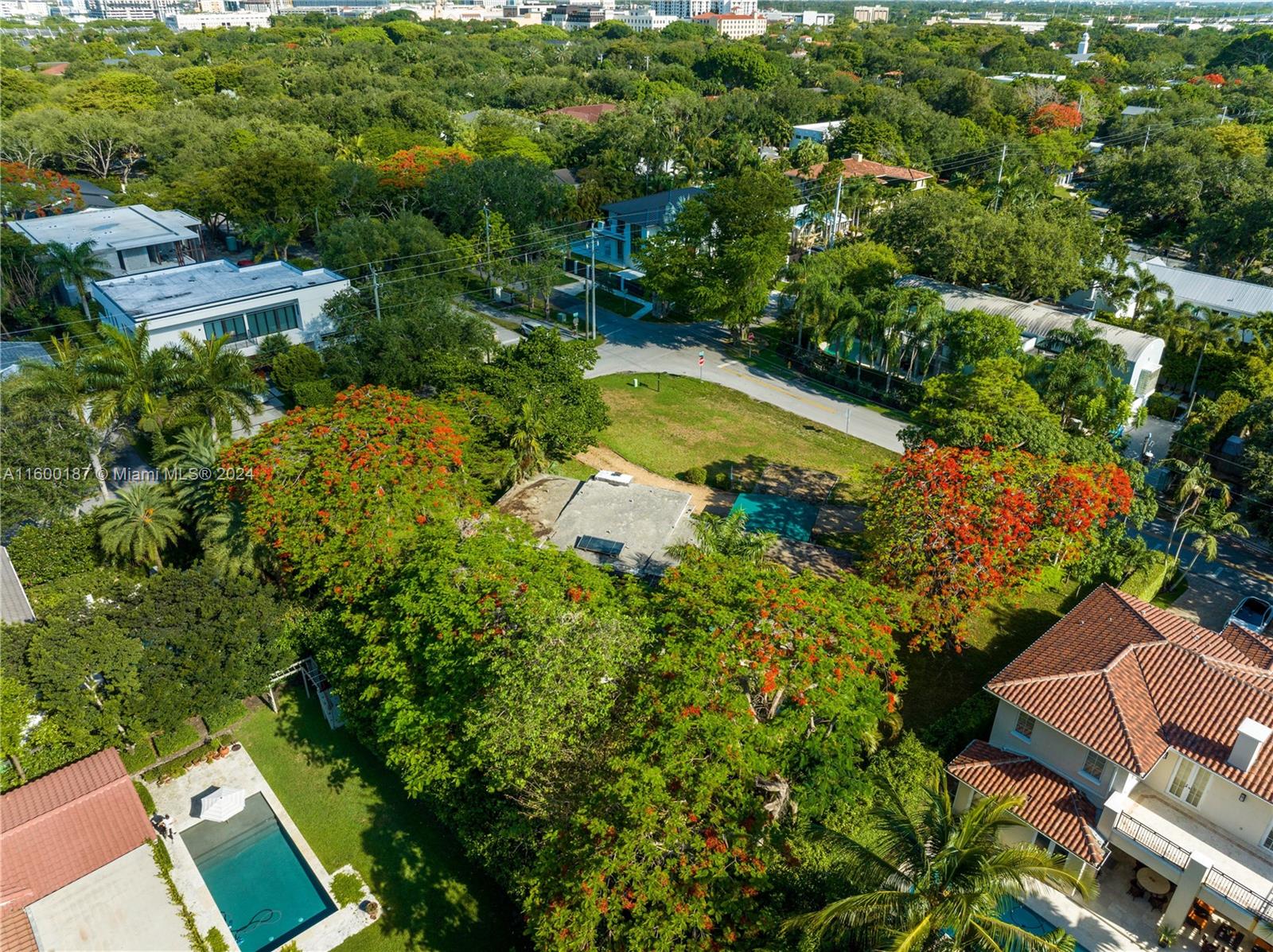 COCOPLUM MANOR - Residential