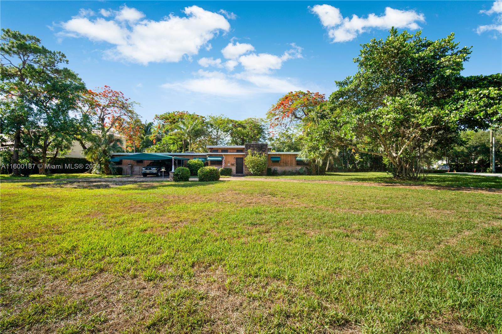 COCOPLUM MANOR - Residential