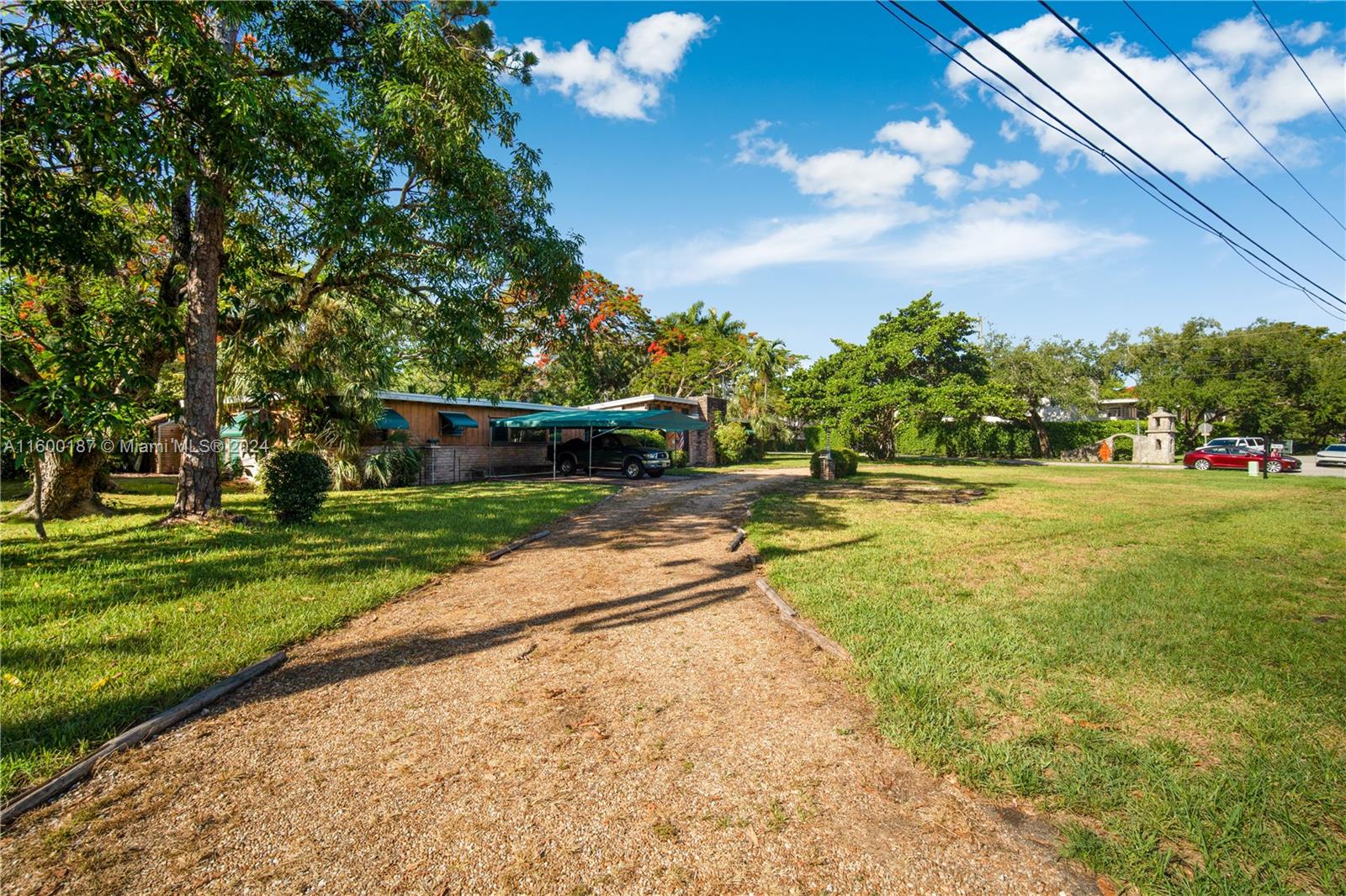 COCOPLUM MANOR - Residential