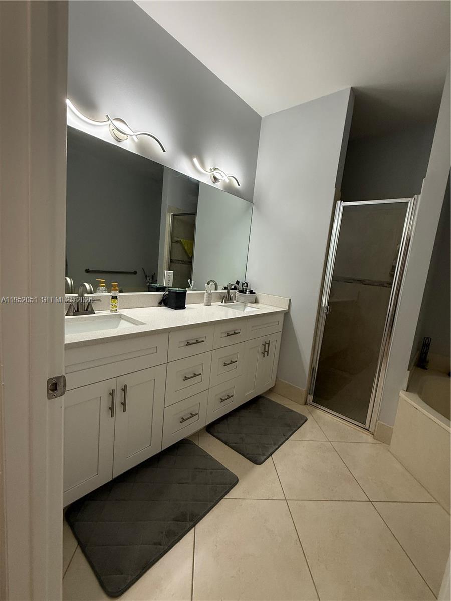 REGENCY HOMES AT SUNRISE - Residential