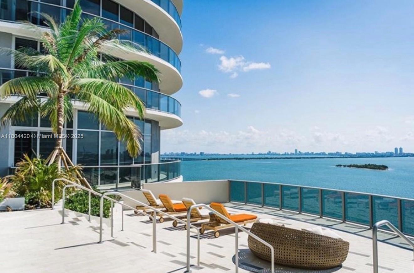 ARIA ON THE BAY CONDO - Residential