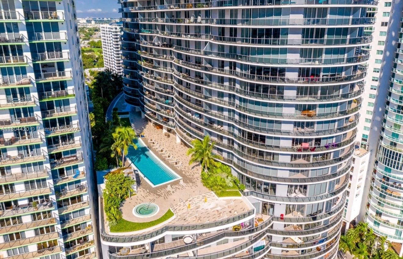 ARIA ON THE BAY CONDO - Residential