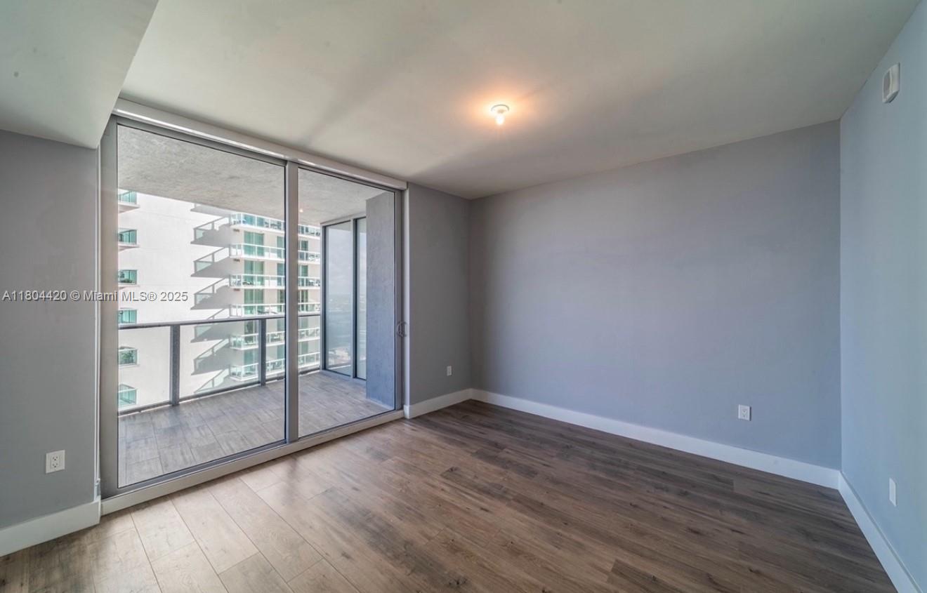 ARIA ON THE BAY CONDO - Residential