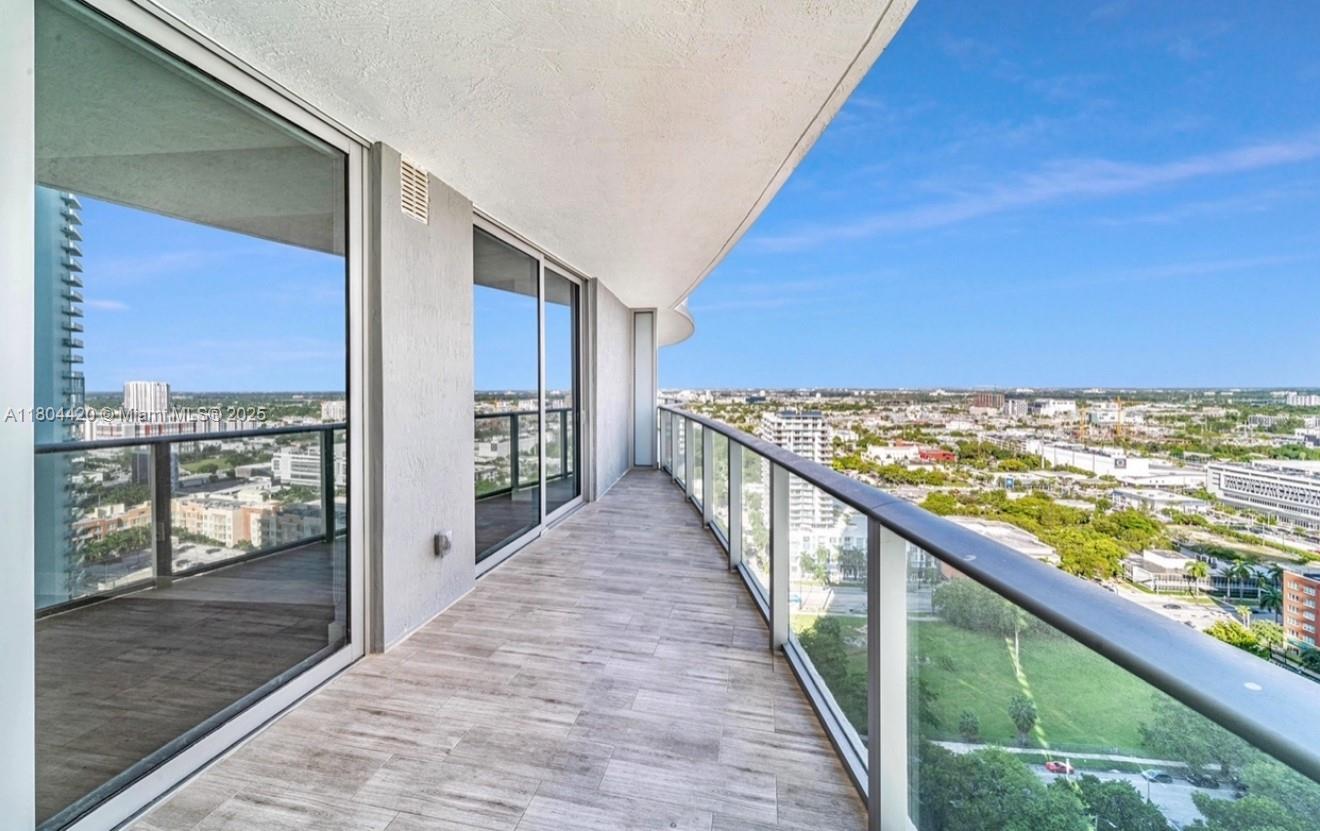 ARIA ON THE BAY CONDO - Residential