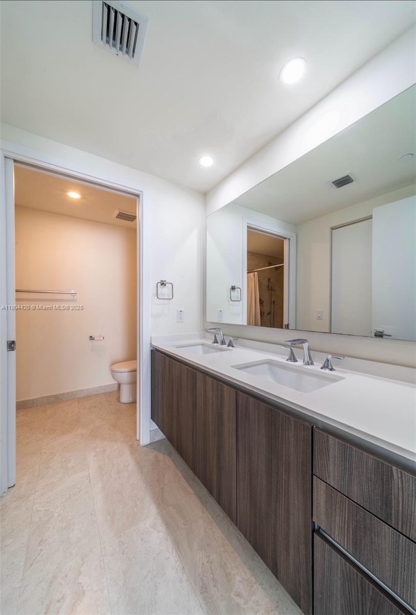 ARIA ON THE BAY CONDO - Residential