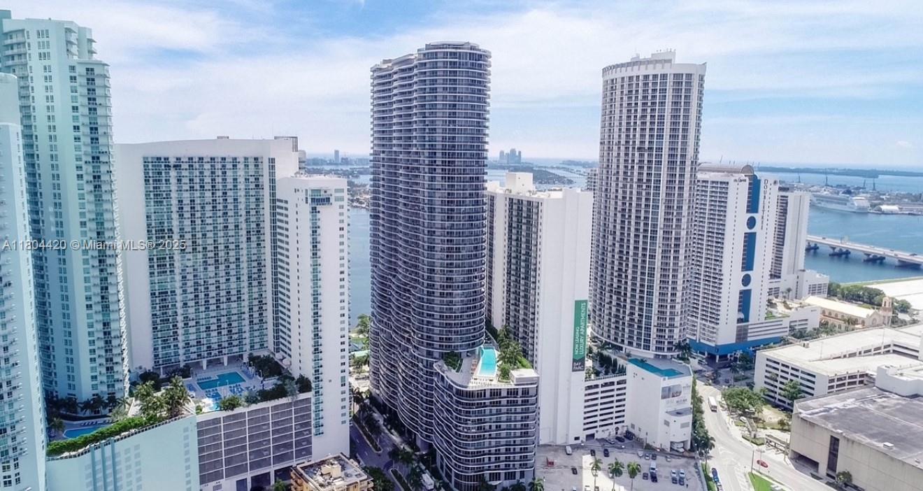 ARIA ON THE BAY CONDO - Residential