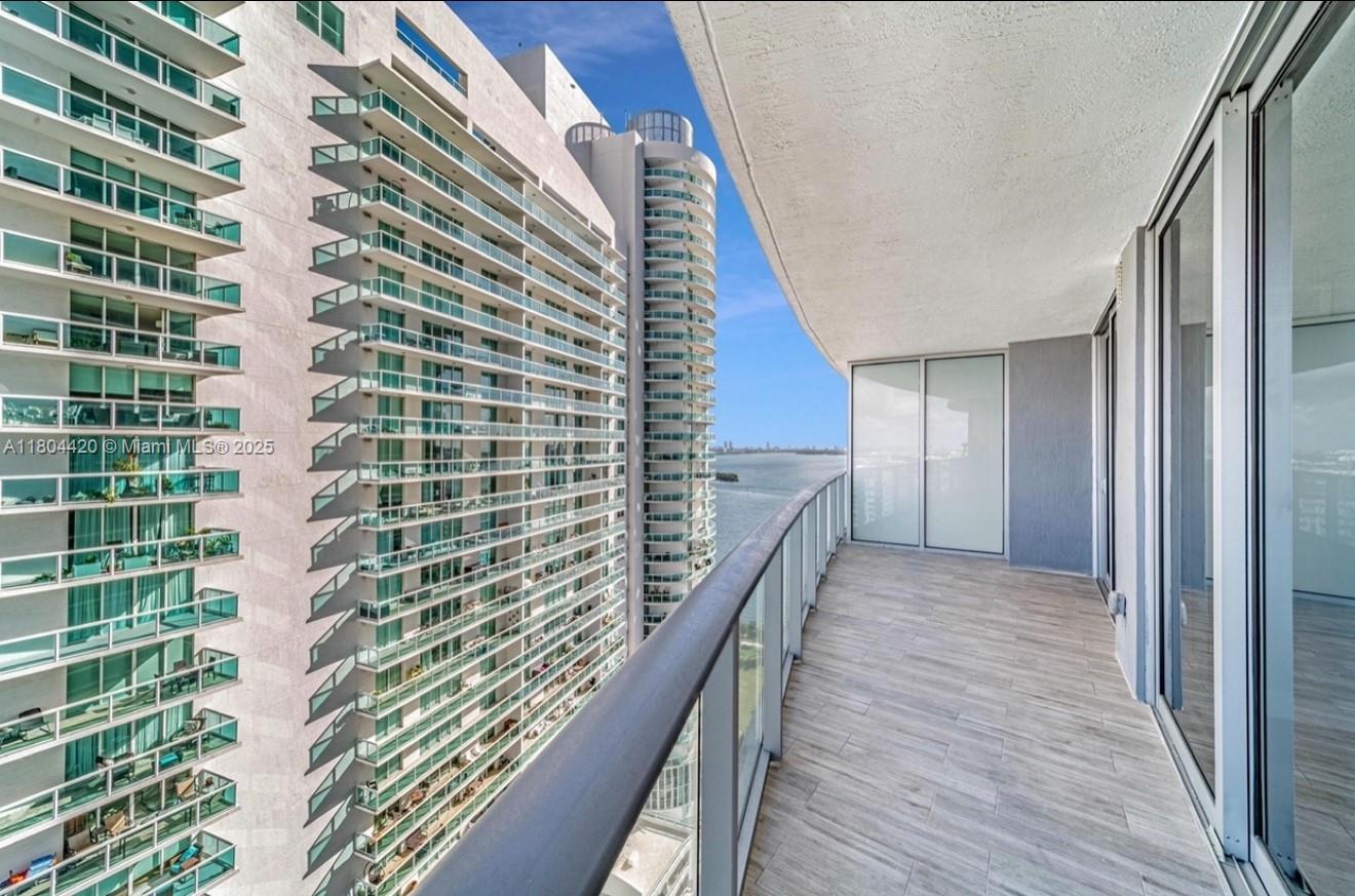 ARIA ON THE BAY CONDO - Residential